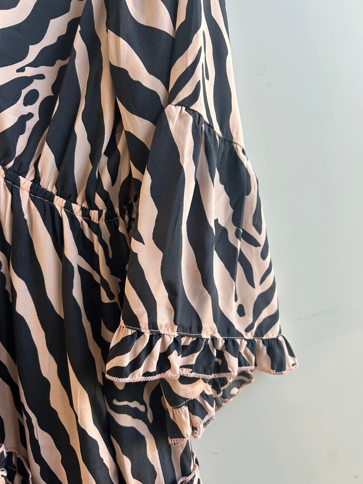 GOLD AND SILVER kort jurkje mt M/L, Kleding | Dames, Maat 38/40 (M), -, Verzenden, Parijs
