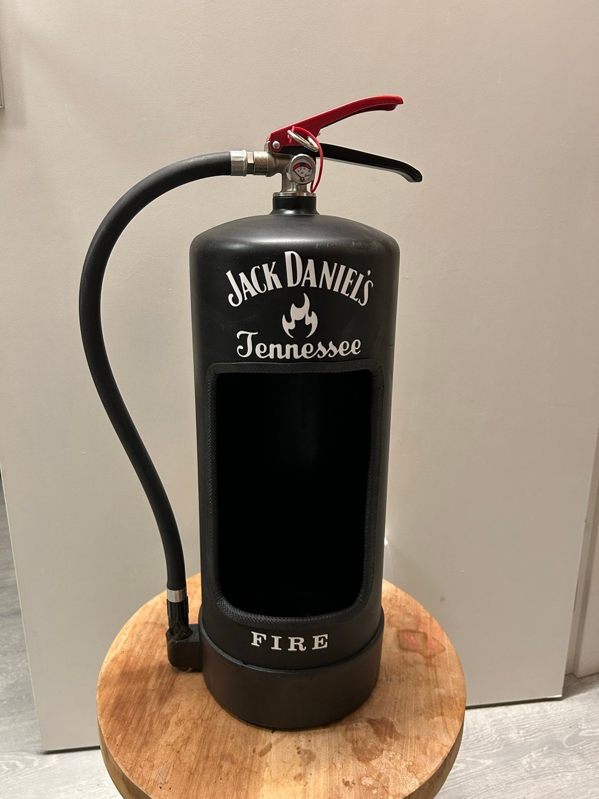 Handgemaakte Jack Daniëls brandblusser - Stoere eyecatcher, Zwart, Nieuw, Ophalen of Verzenden, Metaal