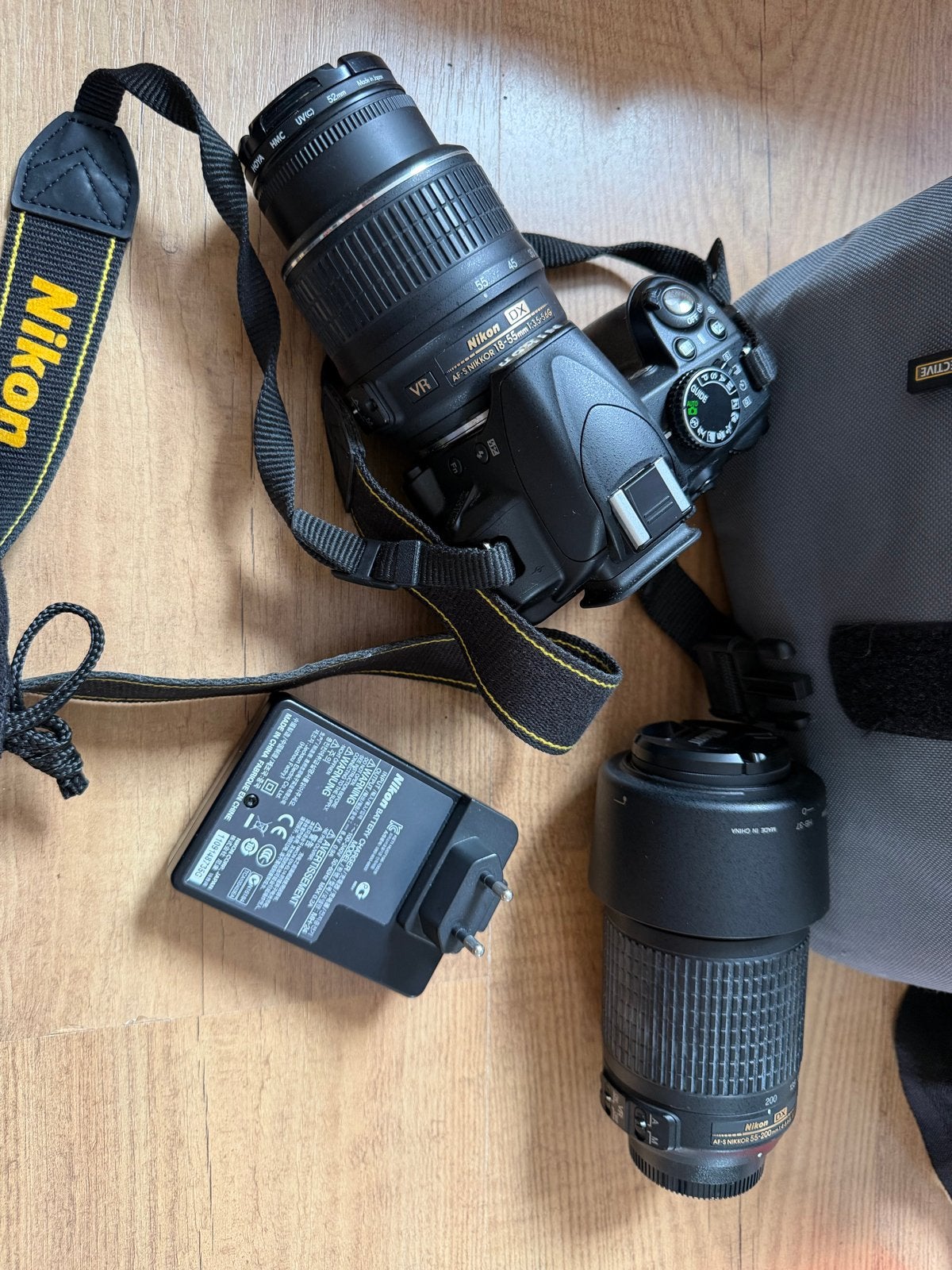 Nikon D3100 Spiegelreflexcamera met 2 lenzen en tas, Gebruikt, Spiegelreflex, Accu, Nikon