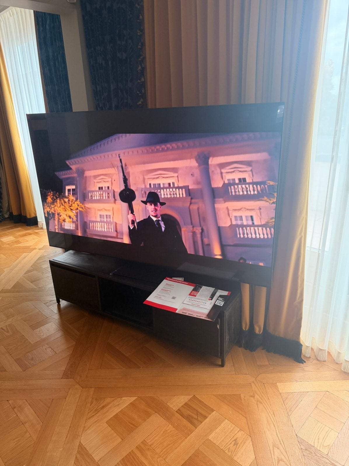 Samsung tv77, Ophalen, Zo goed als nieuw, 75 cm of meer, 150 tot 200 cm