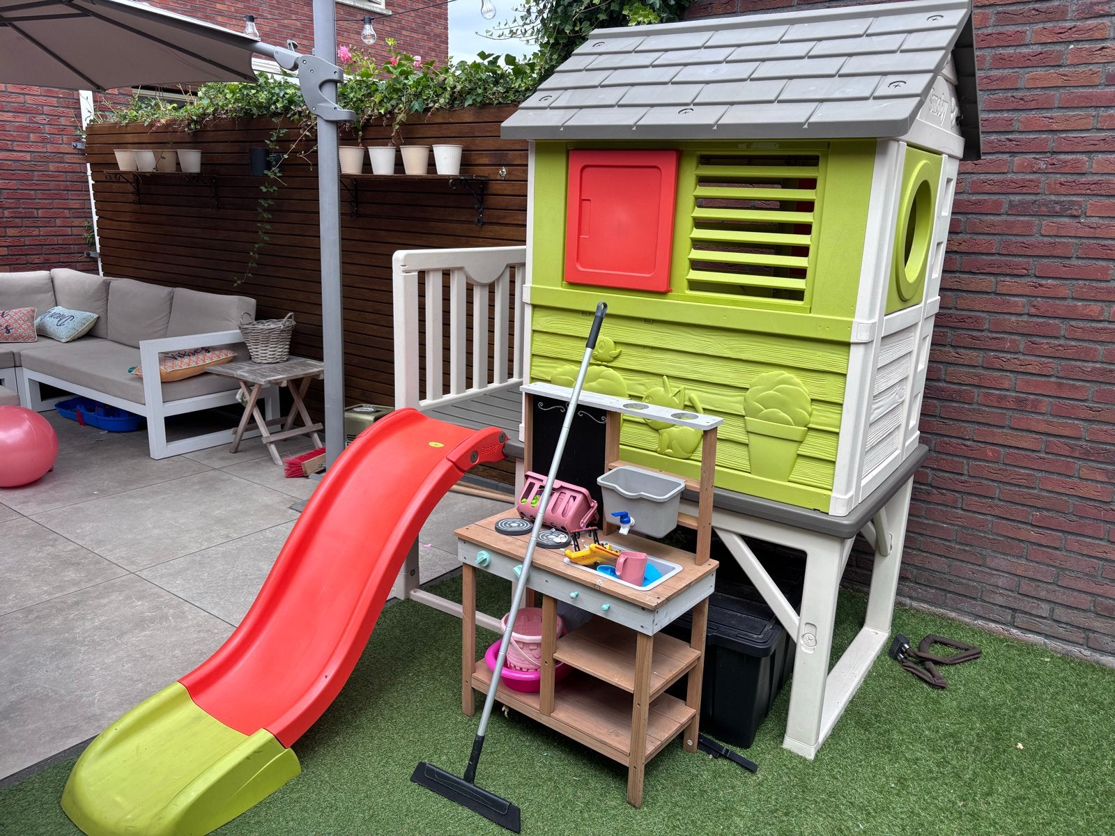 Smoby speelhuisje met glijbaan, Ophalen, Gebruikt, Kunststof