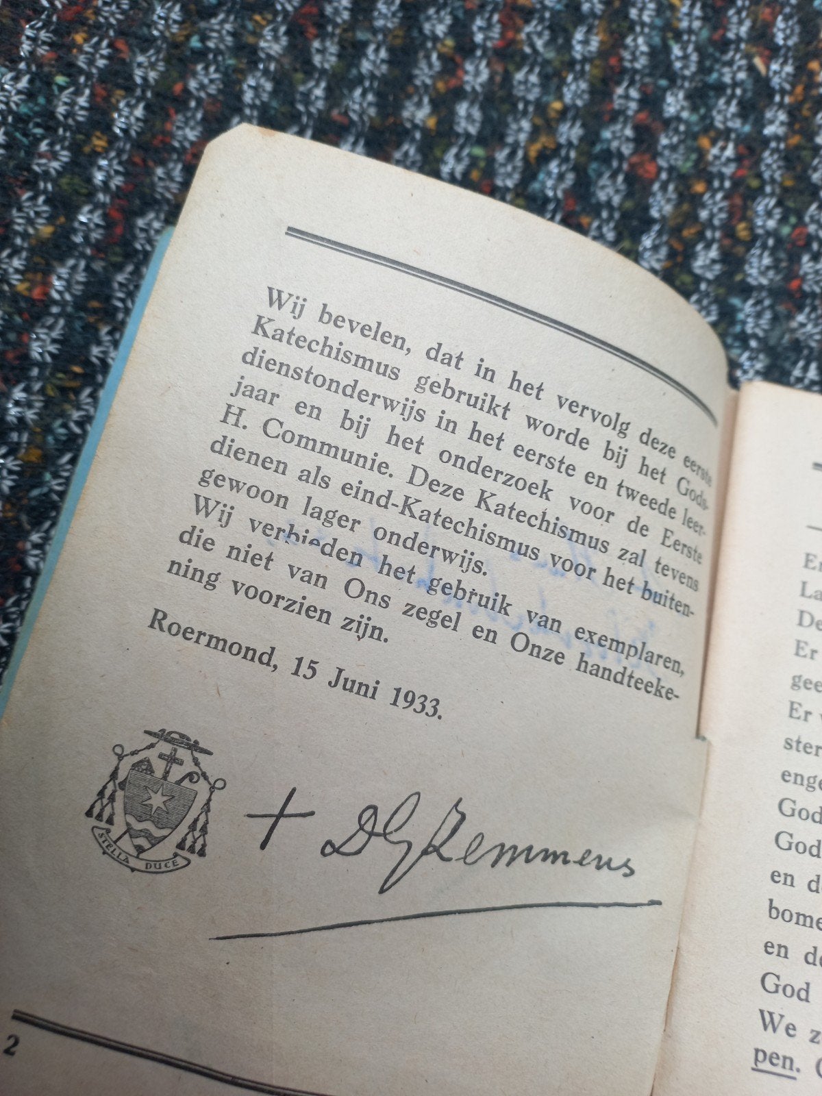 De Eerste Katechismus - Roermond 1933, Ophalen of Verzenden, Gelezen, Christendom | Katholiek