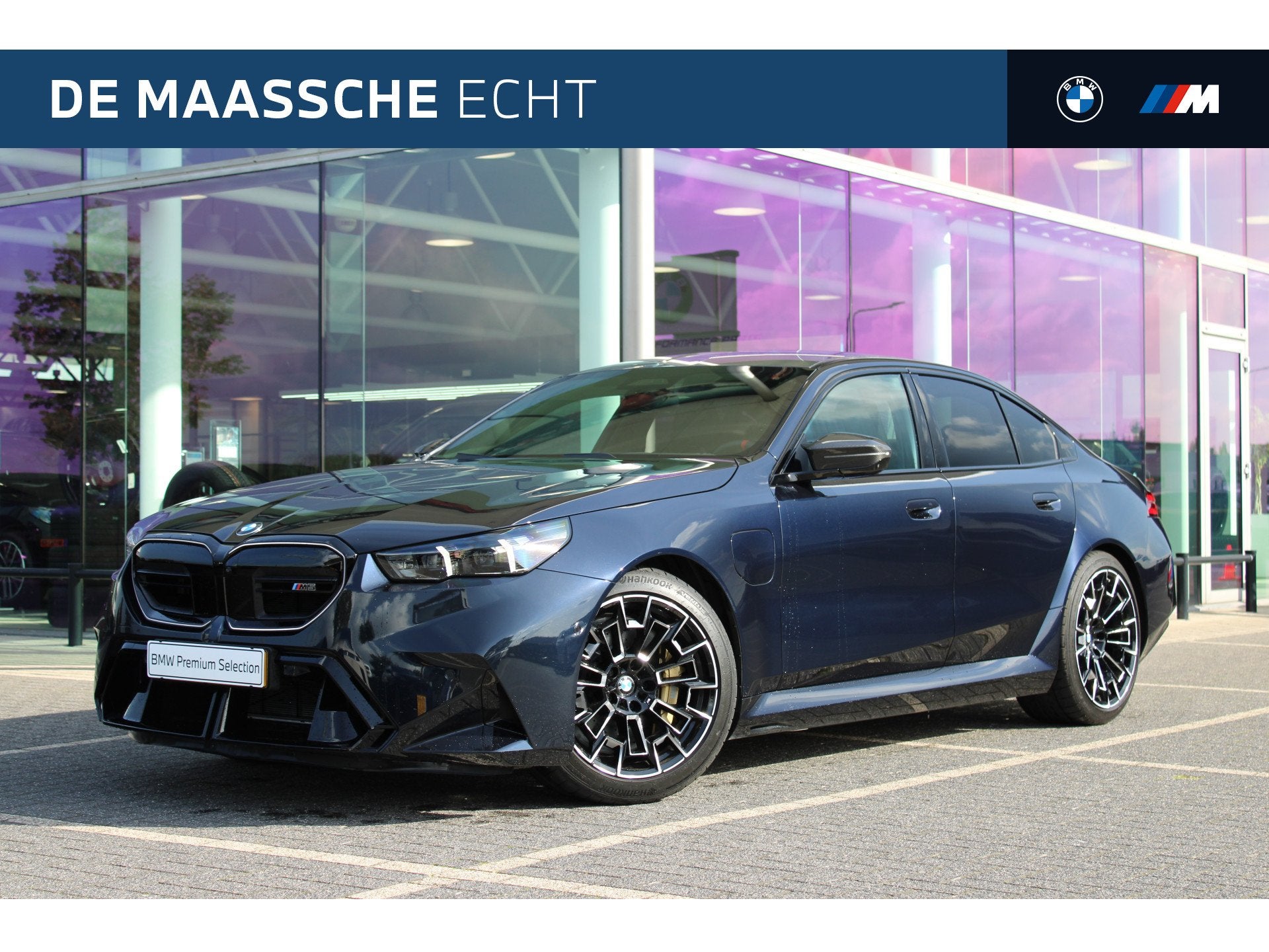 BMW M5 Automaat / M Drive Professional / Trekhaak / Carbon-k, Auto's, Dealer onderhouden, 4395 cc, Zwart, Bedrijf