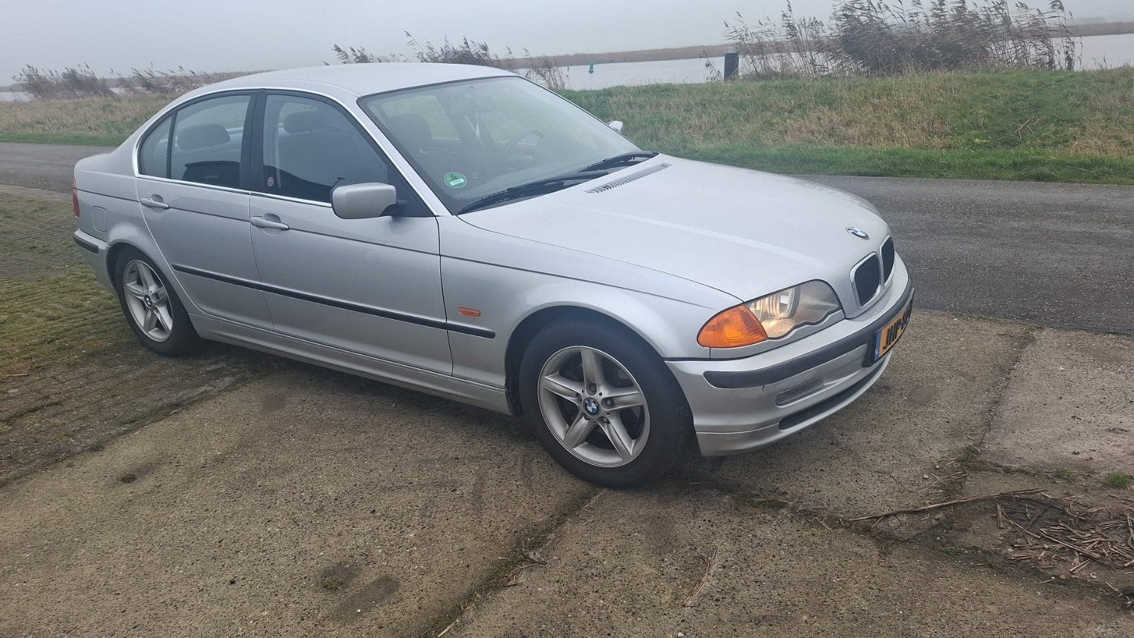 BMW 3-Serie 2.0 I 320 1999 Grijs, Achterwielaandrijving, 1340 kg, 11 km/l, Handgeschakeld