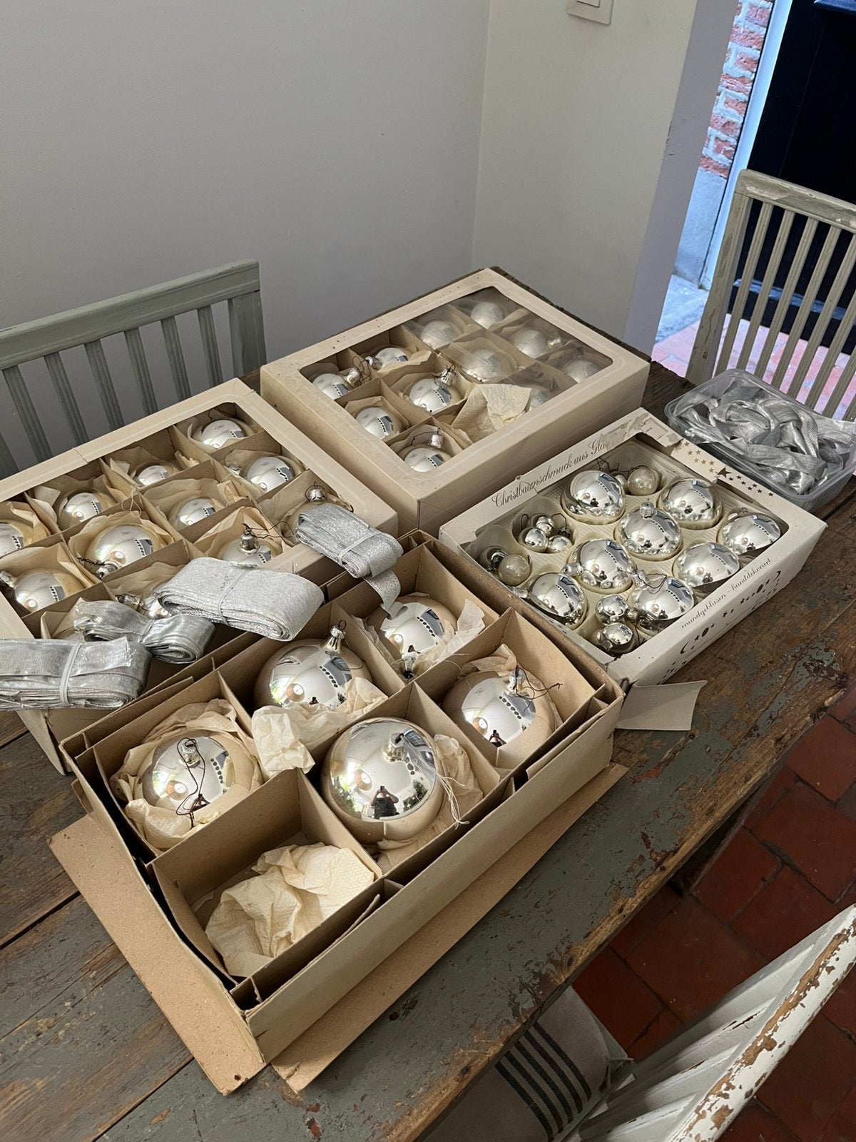 KERST DECORATIE KERSTBALLEN LINT ZILVER VINTAGE, Diversen, Kerst, Ophalen, Zo goed als nieuw