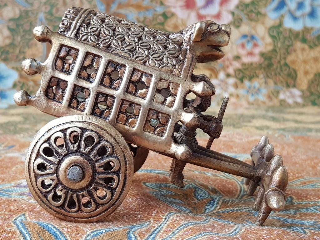 Mooie zware antieke Oosterse ossenkar van brons 12 cm., Ophalen of Verzenden
