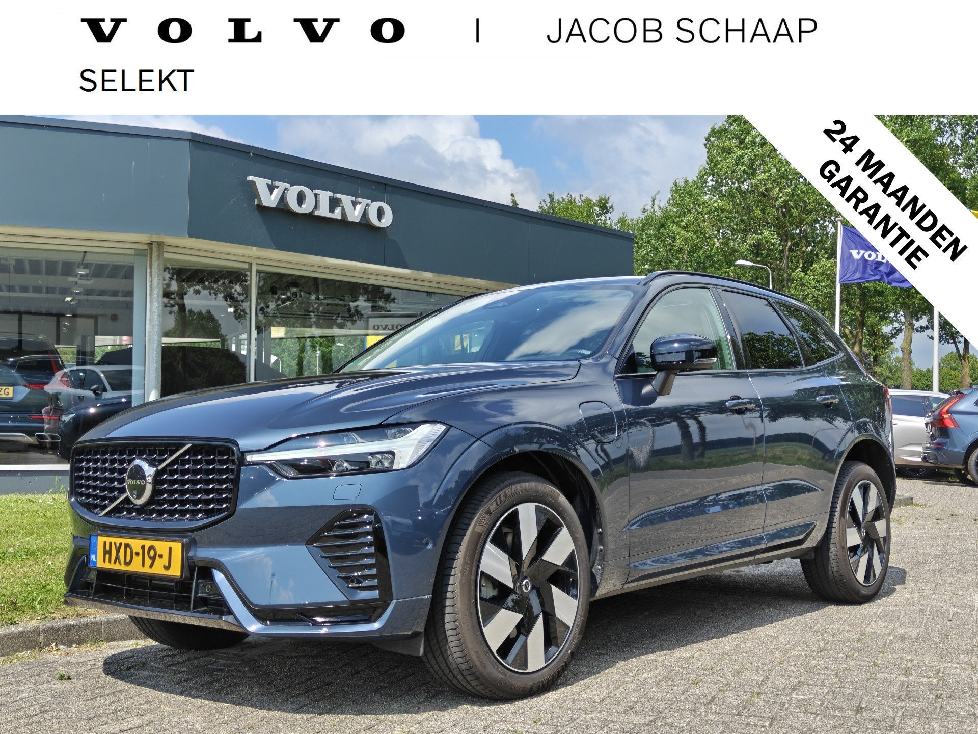 Volvo XC60 T8 AWD 455PK Plug-in hybrid Ultra Dark | Pano dak, Auto's, Gebruikt, 4 cilinders, Blauw, Bedrijf