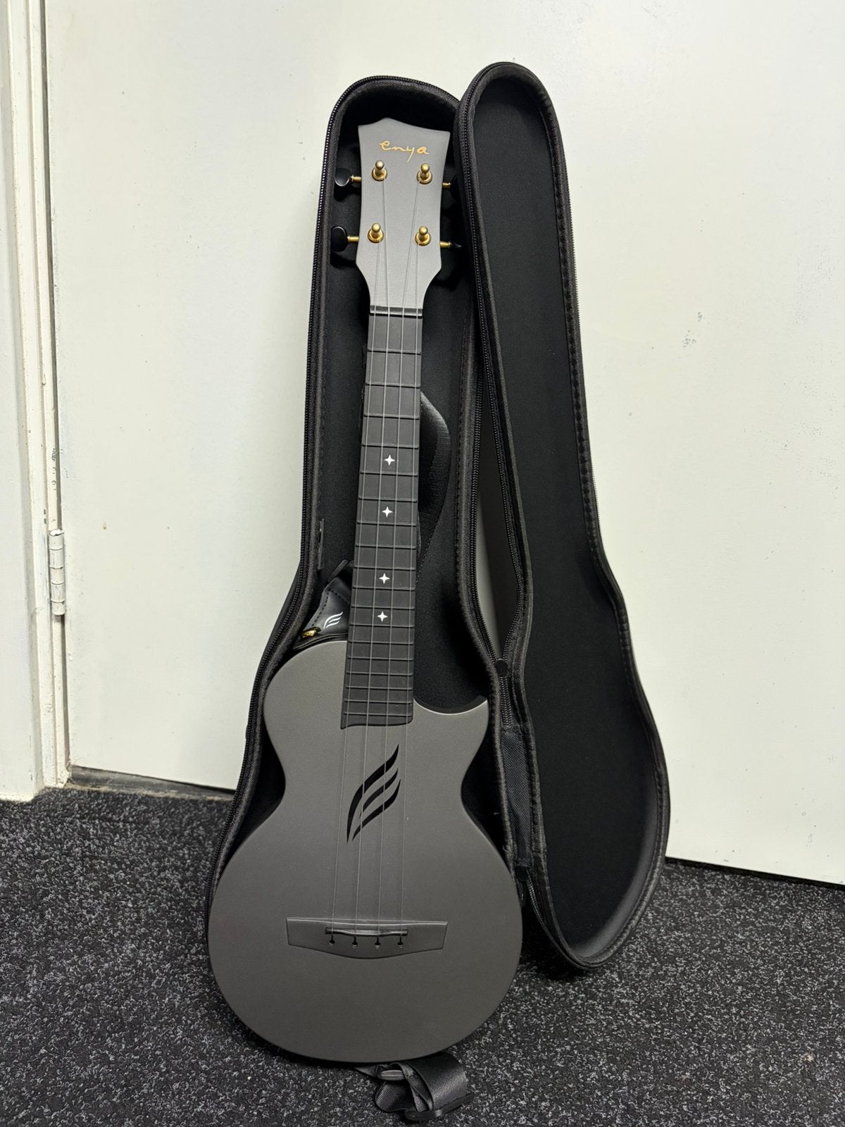Ukelele Enya Zwart, Muziek en Instrumenten, Snaarinstrumenten | Overige, Ophalen of Verzenden, Zo goed als nieuw, Ukelele