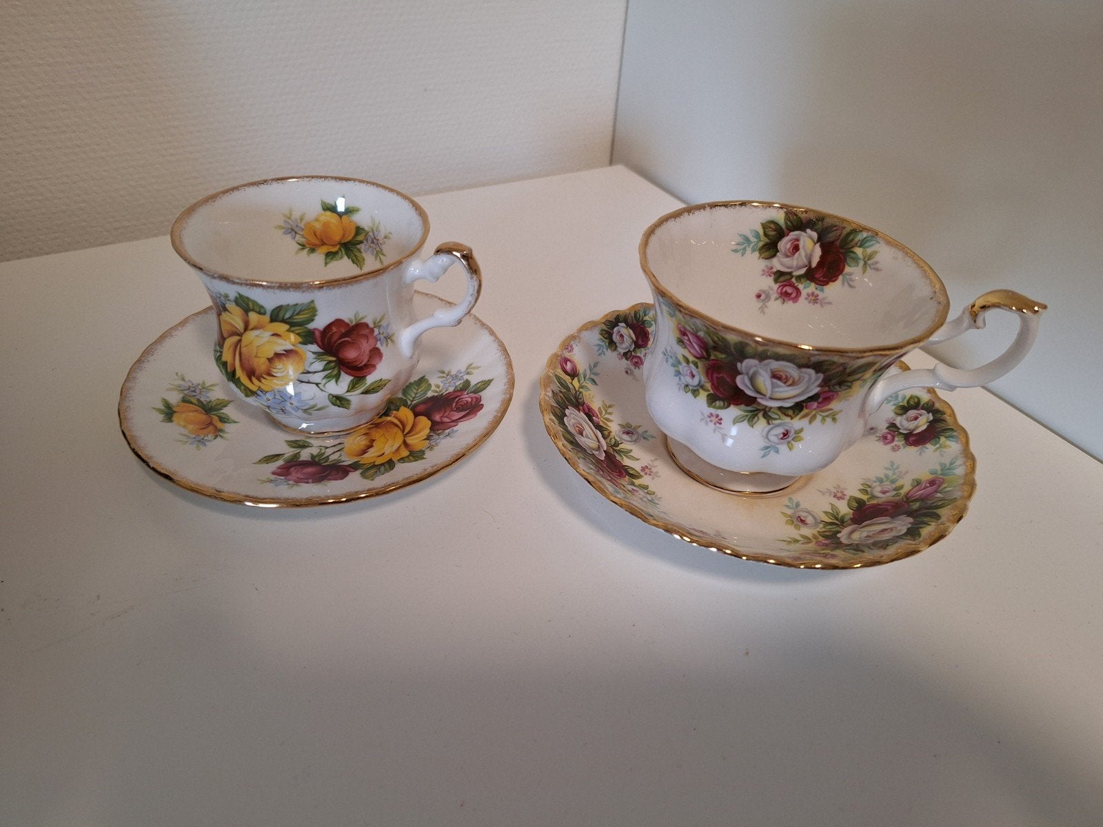 kop en schotels 1x Queens en 1x Royal Albert € 3 per stuk, Gebruikt, Ophalen of Verzenden, Overige stijlen, Kop(pen) en/of Schotel(s)