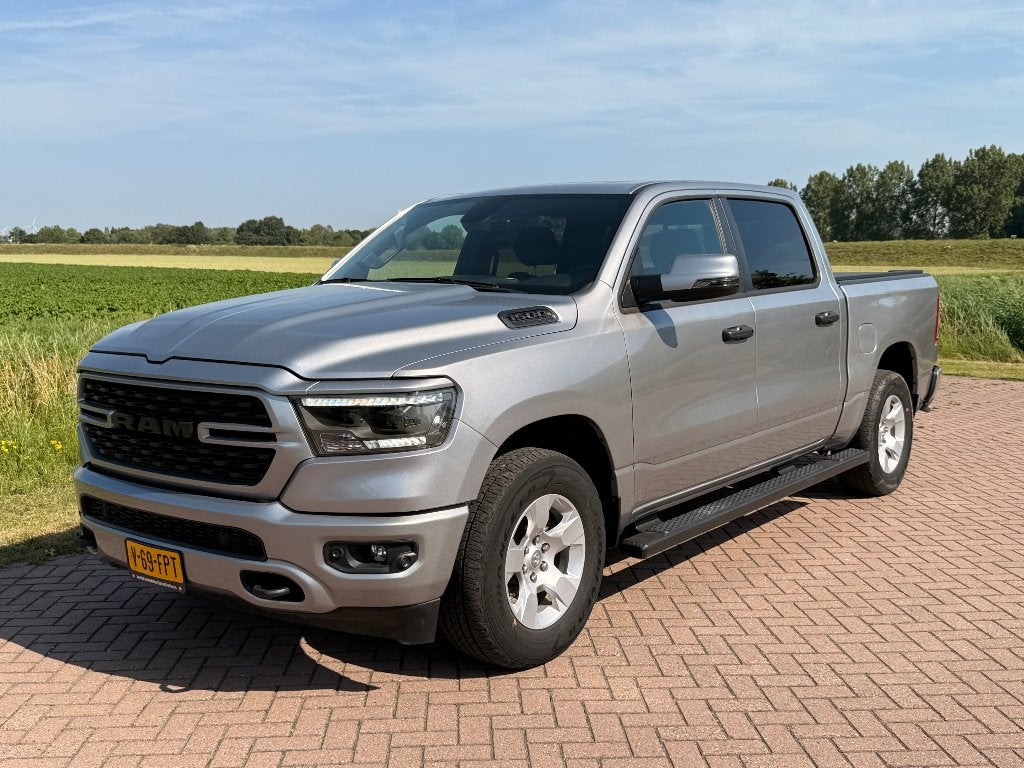 RAM 1500 RAM 1500 BIG Horn 2024 Grijs, Automaat, Stof, Origineel Nederlands, Vierwielaandrijving