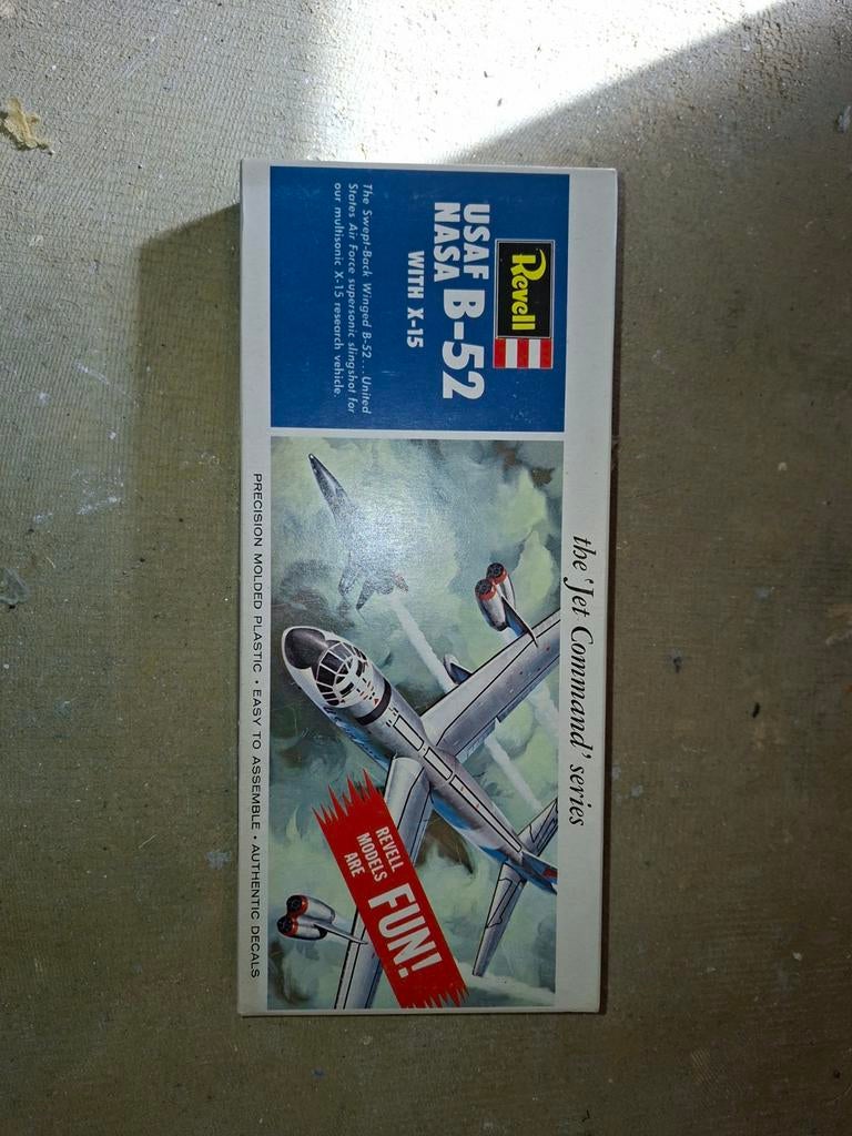 Revell USAF B-52 NASA met X-15 h-273, 1:144 tot 1:200, Gebruikt, Verzenden, Revell