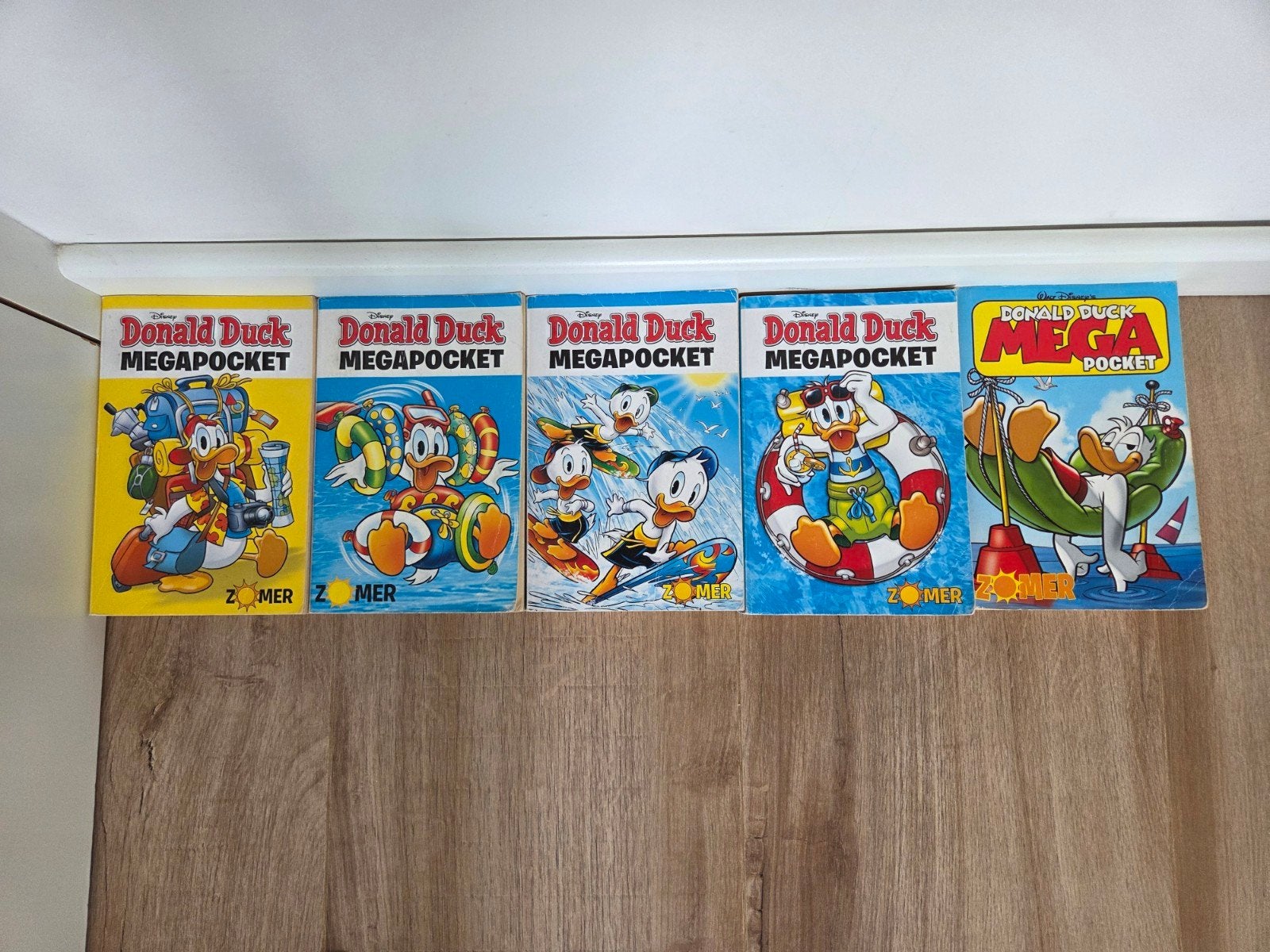 Donald Duck Megapocket Zomer 5 stuks, Meerdere stripboeken, Ophalen of Verzenden, Gelezen