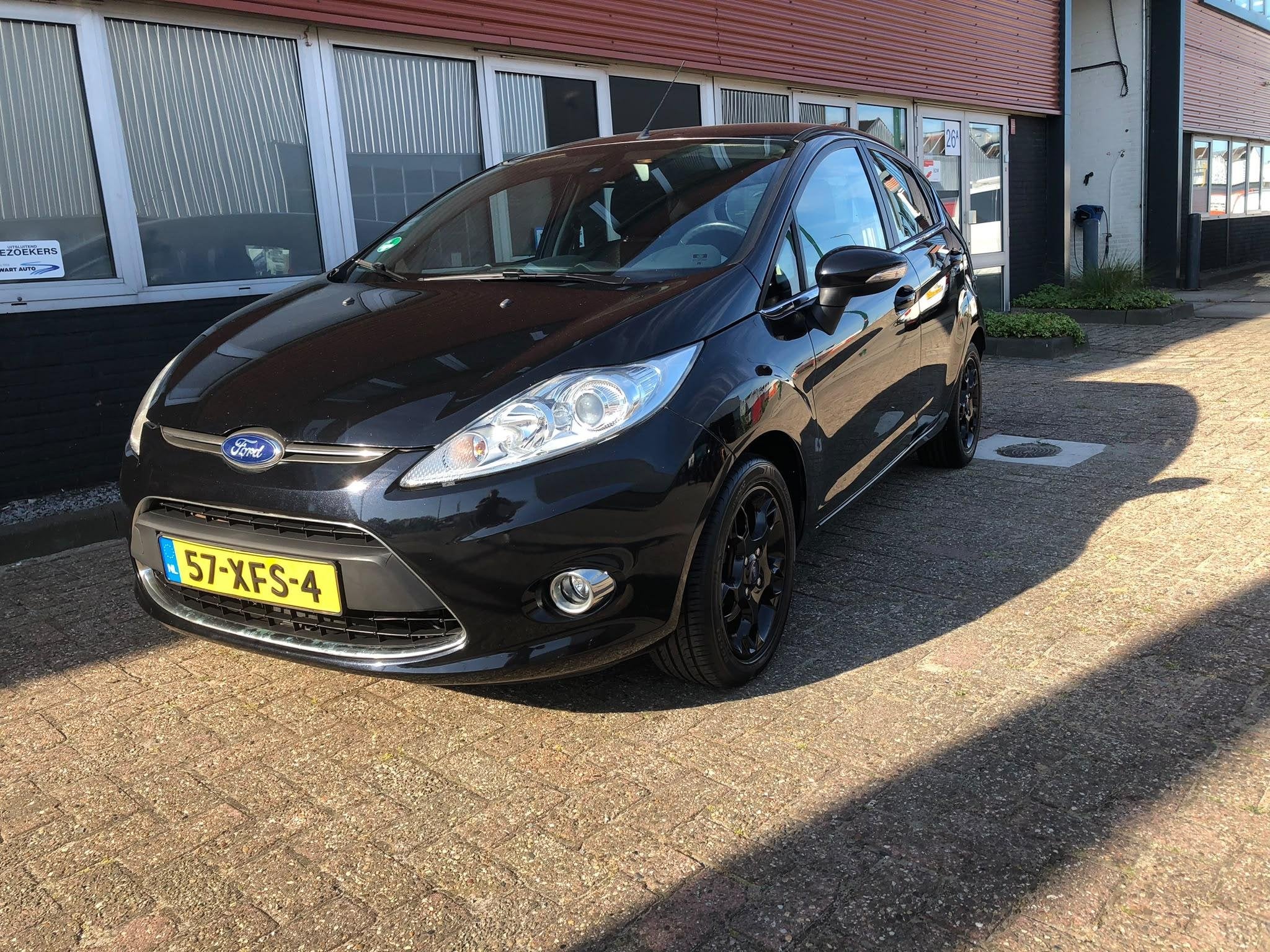 Ford Fiesta 1.25 Titanium X - Pack | 5 Deurs | Bluetooth | C, Auto's, Voorwielaandrijving, Stof, Met garantie (alle), 82 pk