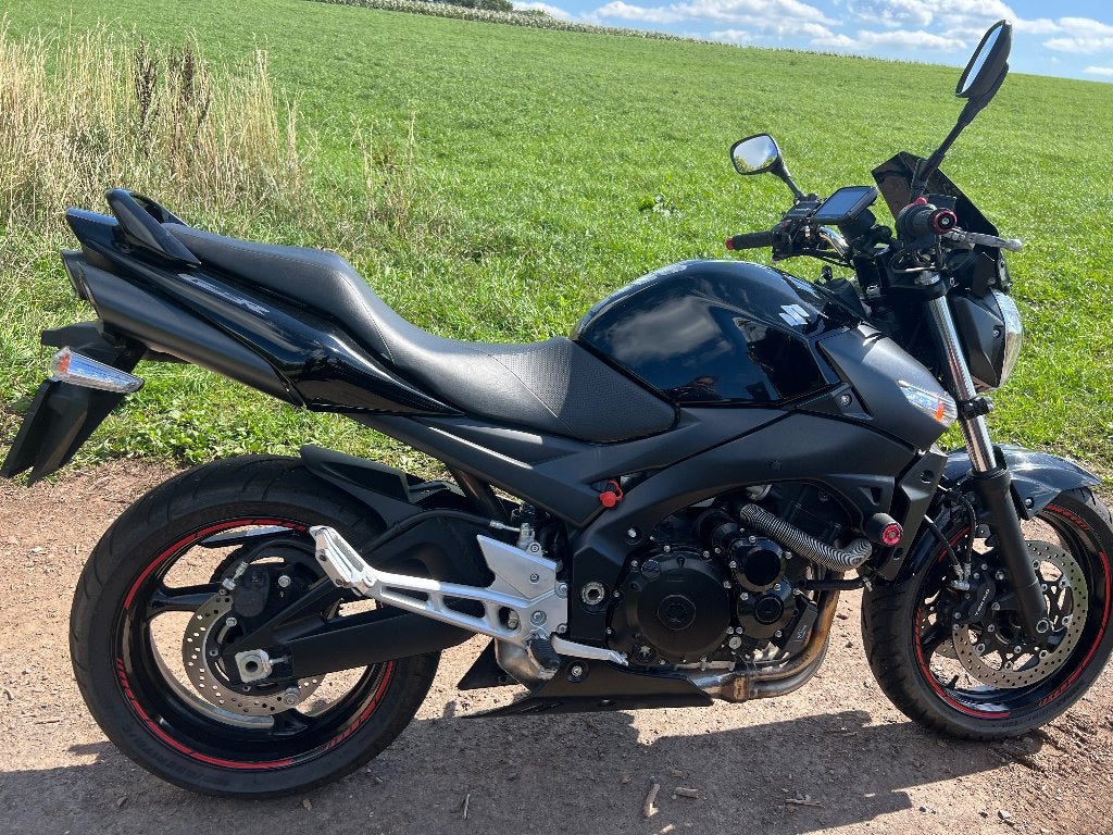 Suzuki GSR600 Triple Black Edition | 2009 | 20.665 km, Motoren, Handvatverwarming, Occasion, 4 cilinders, Motorrijbewijs A
