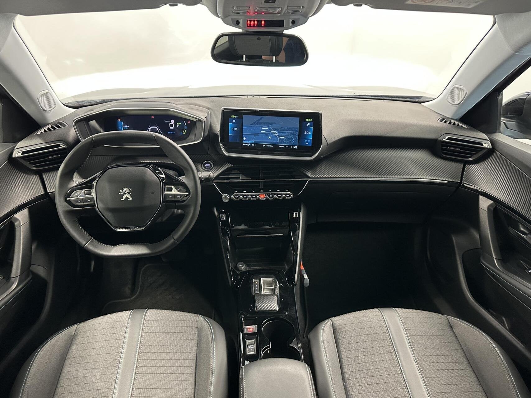 Peugeot e-2008 EV Allure Pack 50 kWh 3 FASE 92% SOH CAMERA E, Auto's, 330 km, Gebruikt, Met garantie (alle), Origineel Nederlands