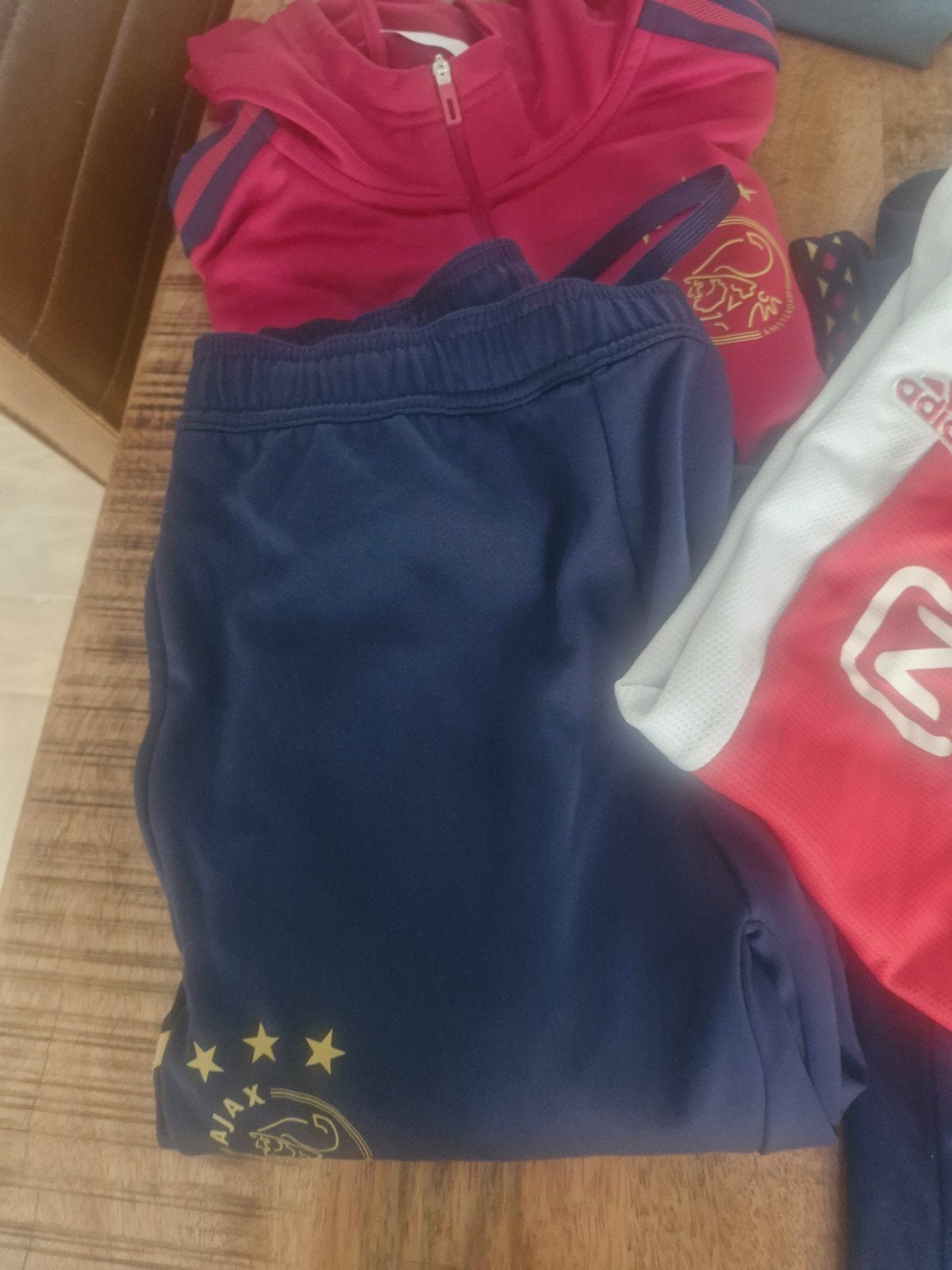 Ajax kledingpakket: shirts, trainingspak en broek, Maat S, Ophalen of Verzenden, Gebruikt, Shirt