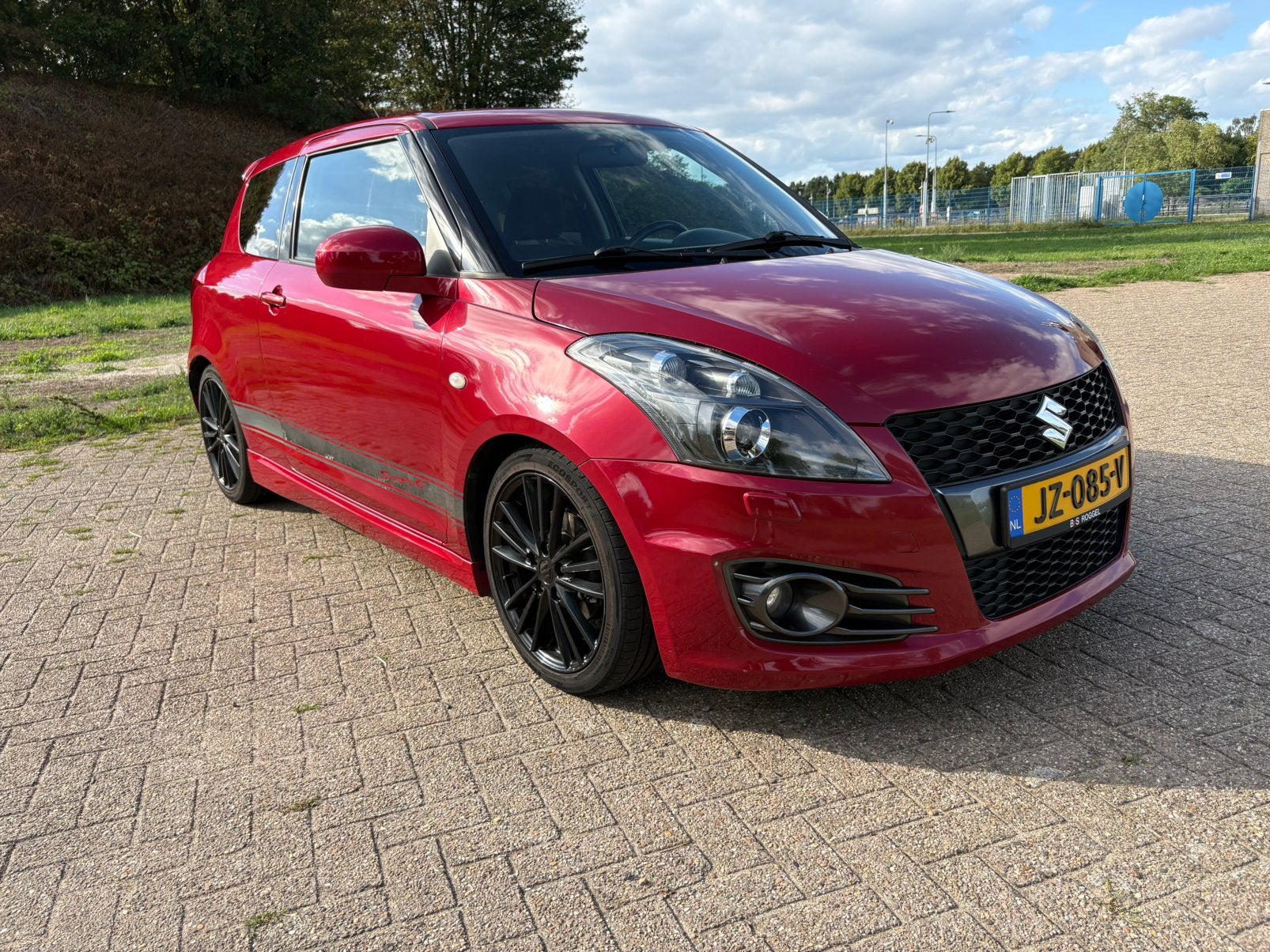 Suzuki Swift 1.6 3D Sport 2012 Rood, Voorwielaandrijving, 4 cilinders, Handgeschakeld, Particulier