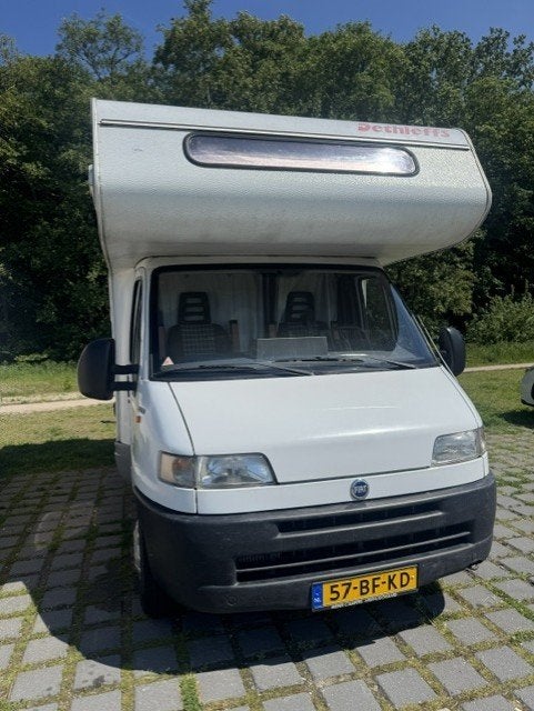 Te koop: Compacte Dethleffs alkoofcamper | APK maart 2027, Ringverwarming, Fiat, Kluisje, Treinzit