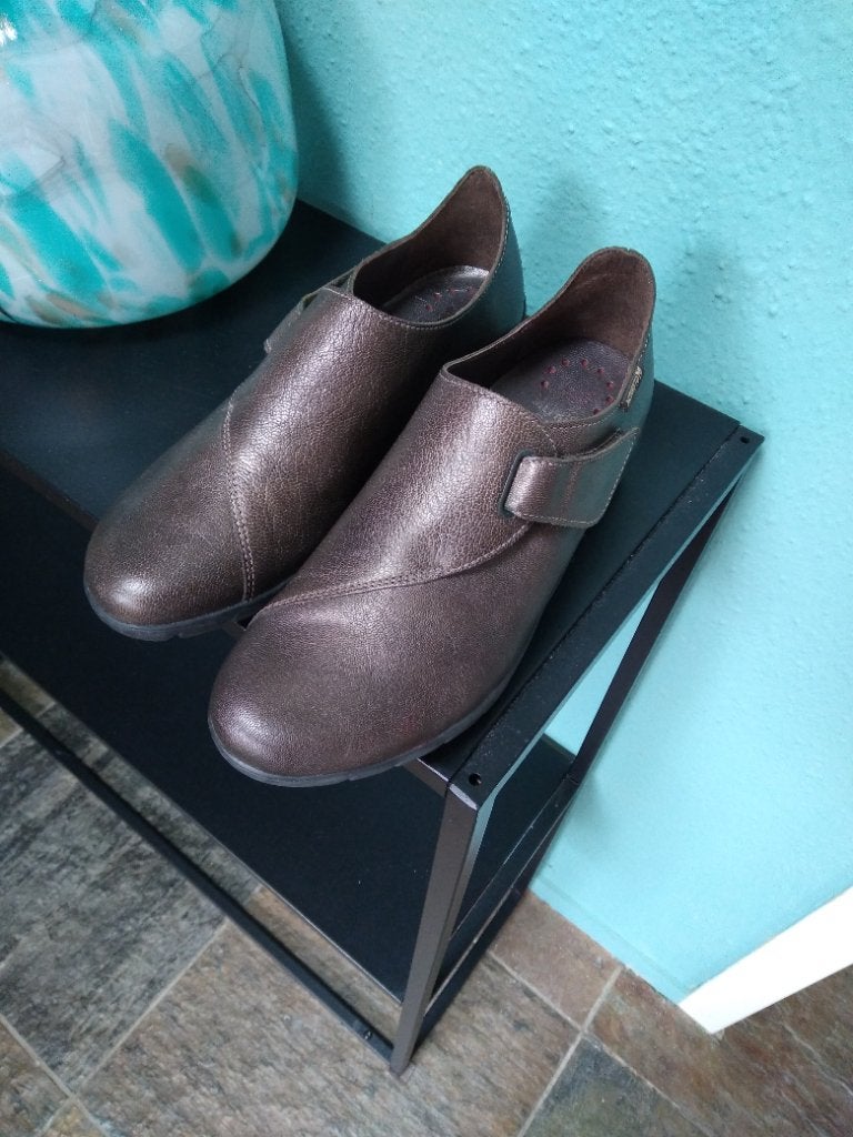 Mephisto.Damesschornen.Maat 37.Nieuw., Kleding | Dames, Ophalen of Verzenden, Nieuw, Sneakers of Gympen