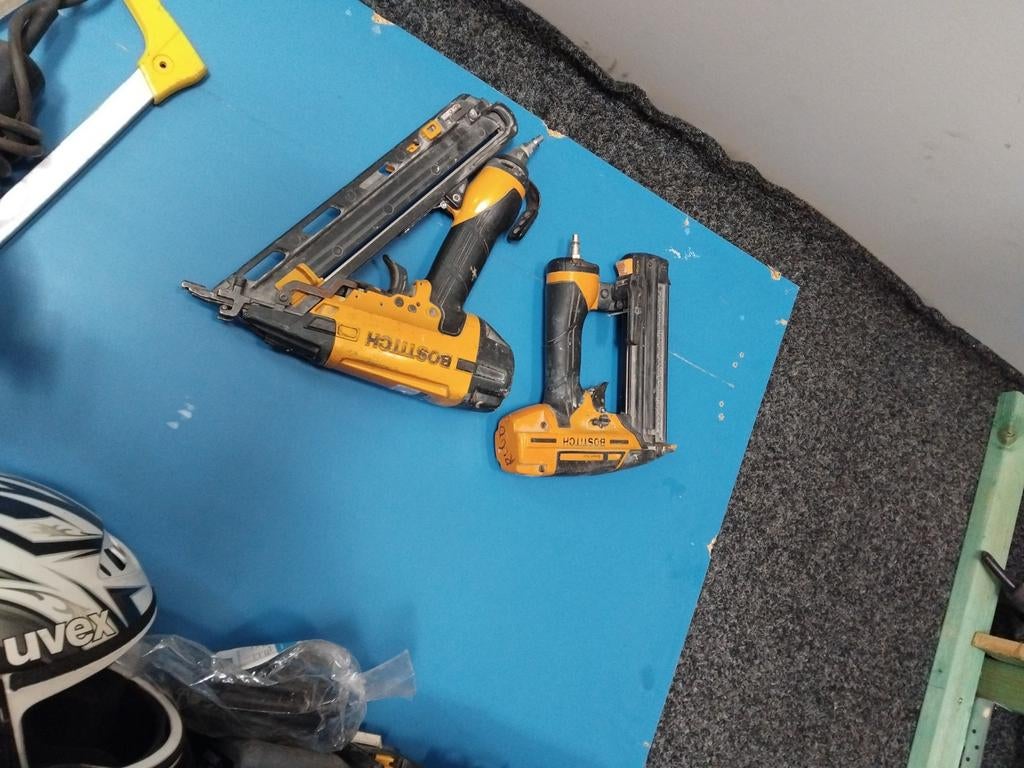 Bostitch Spijkerpistool Set - Twee Stuks, Ophalen, Gebruikt