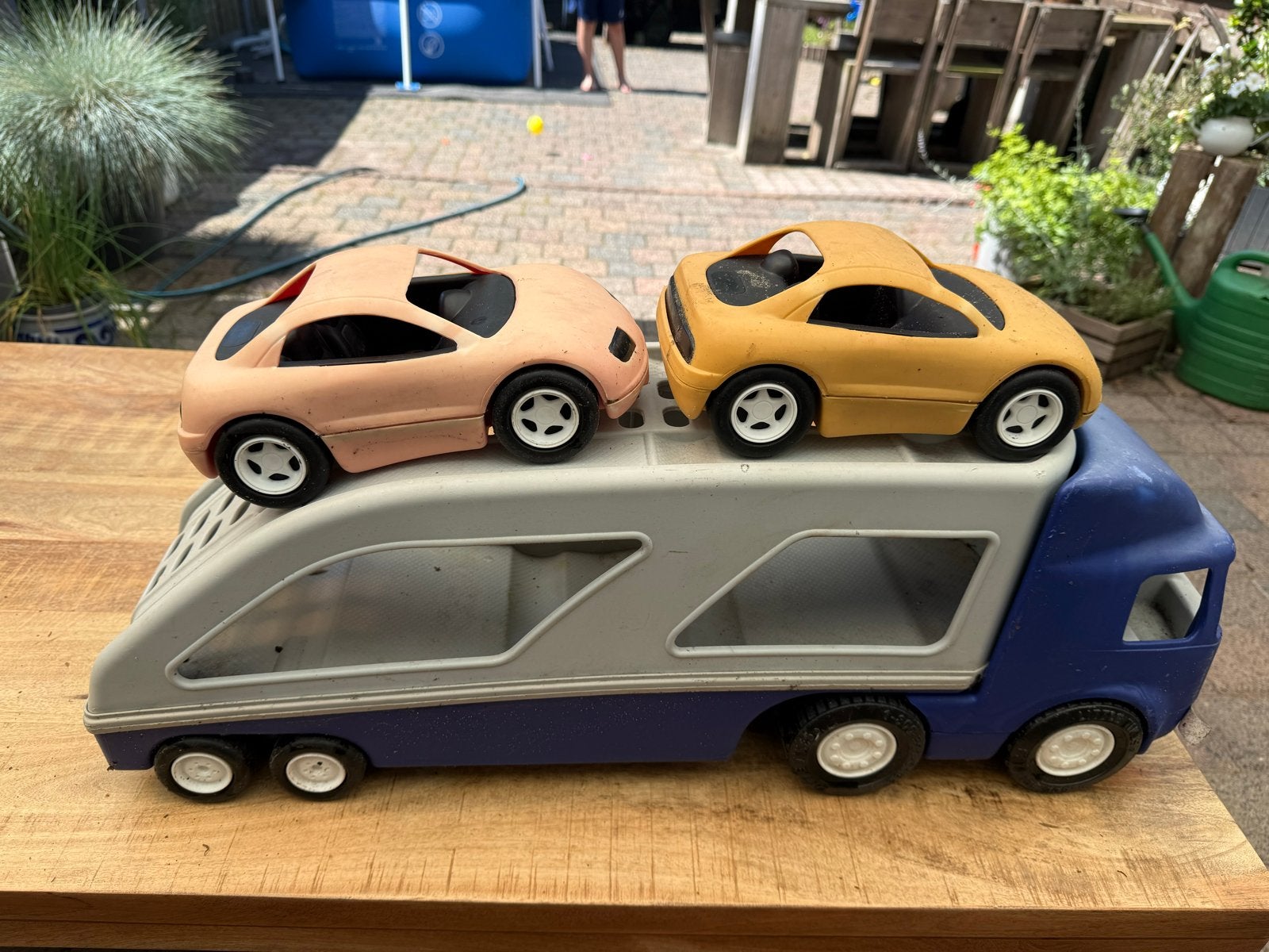 Little Tikes autotransporter met 2 auto's, Ophalen, Gebruikt