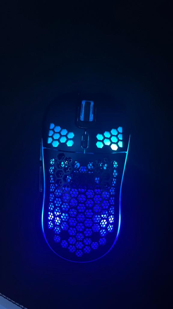 Gaming muis - Goede staat - Draadloos met RGB verlichting, Computers en Software, Muizen, Ophalen, Muis, Gaming muis, Zo goed als nieuw