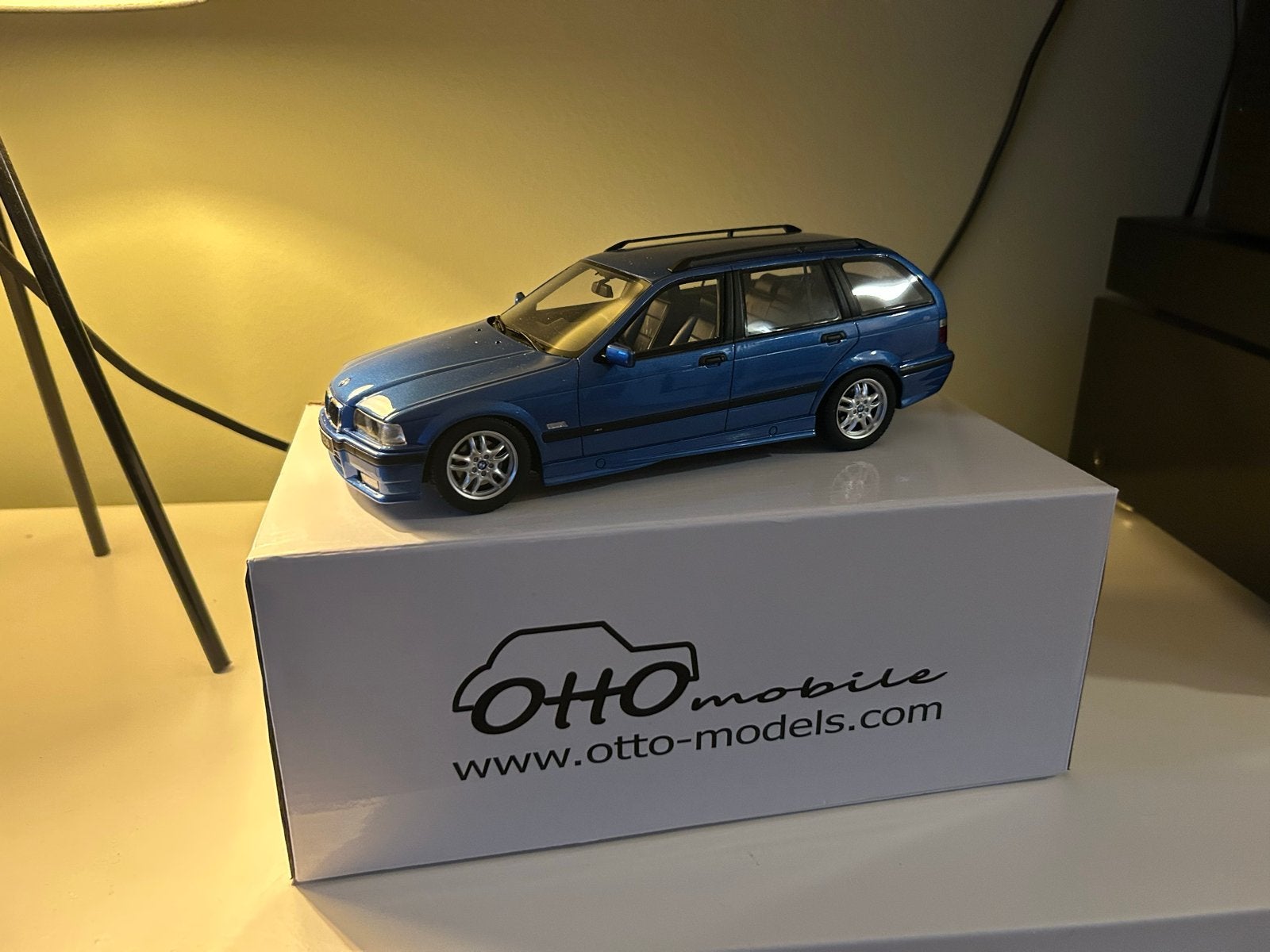 OttOMobile BMW 328i E36 Touring 1/18 modelauto, Verzenden, Zo goed als nieuw, Auto, OttOMobile
