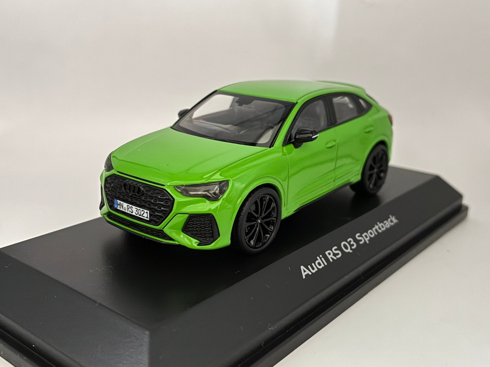 Audi RS Q3 Sportback MK2 (Type F3N) 2020 - MiniChamps, Ophalen of Verzenden, Nieuw, Auto, MiniChamps