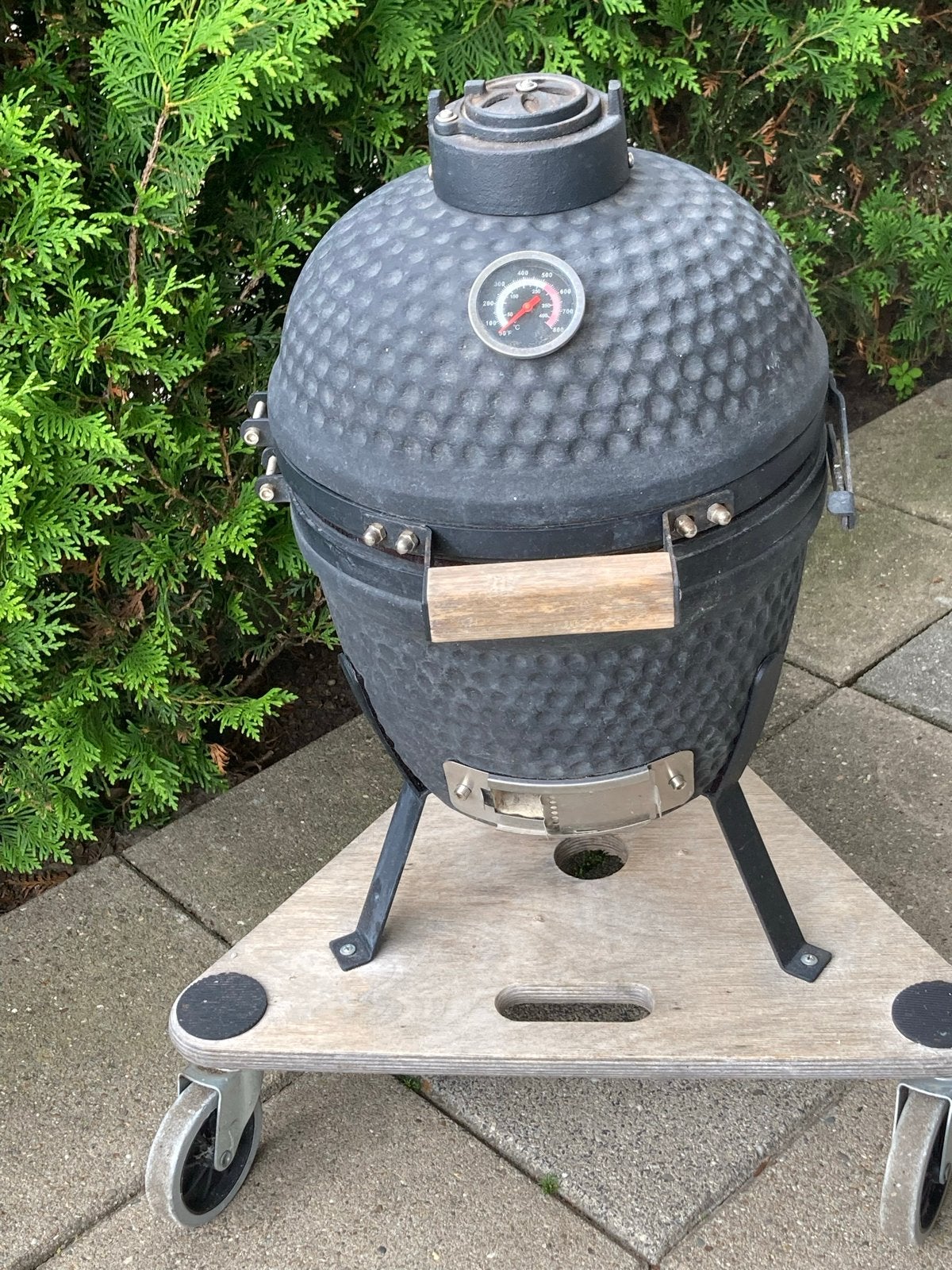 BBQ op verrijdbaar onderstel, Ophalen, Gebruikt