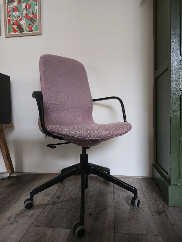 IKEA LÅNGFJÄLL bureaustoel armleuningen – Zwart/Oudroze, Ophalen, Zo goed als nieuw, Roze, Bureaustoel