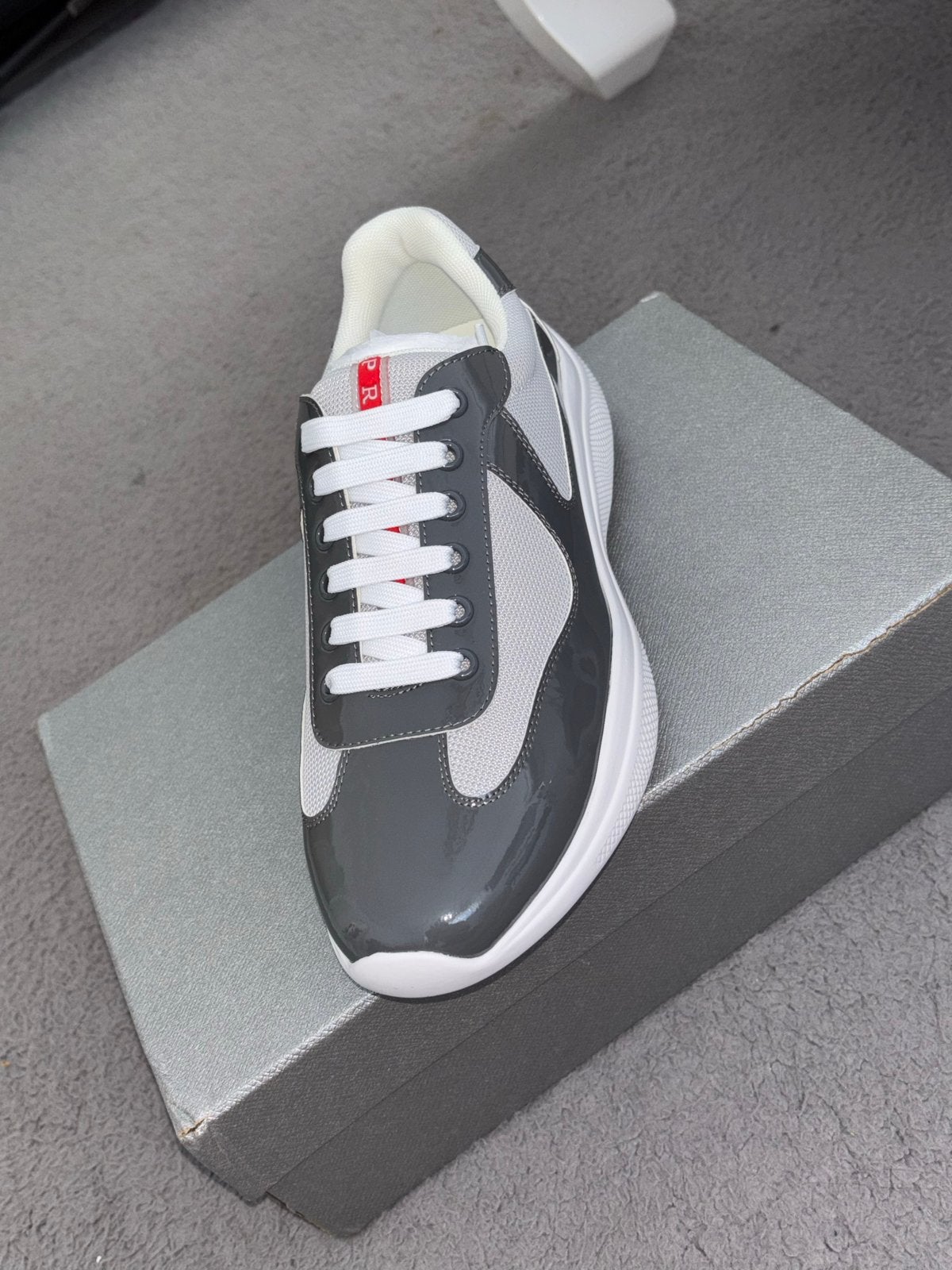 Prada Sneakers donker Grijs/Wit - Maat 40/41, Overige kleuren, Nieuw, Ophalen of Verzenden, Sneakers of Gympen