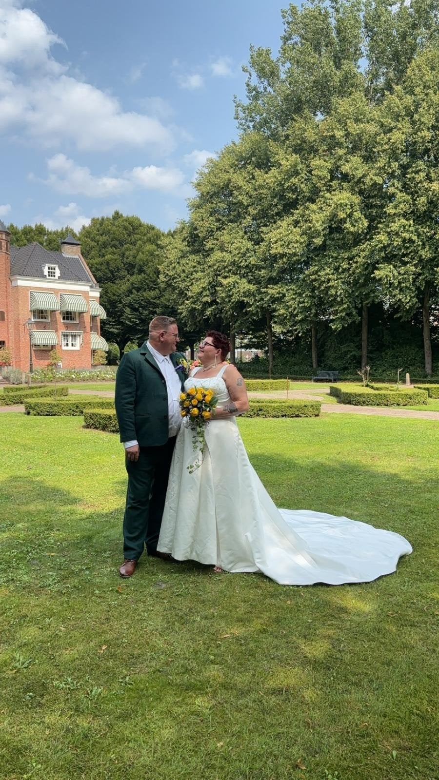 Trouwjurk maat 54 met bewerking en corset, Ophalen of Verzenden, Gedragen, Wit, Trouwjurk