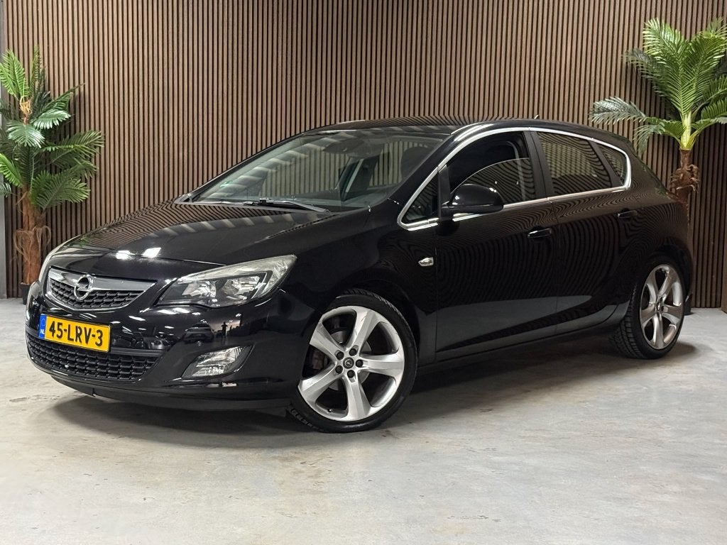 Opel Astra 1.6 Sport (bj 2011, automaat), Auto's, Opel, Automaat, Euro 5, 680 kg, 4 cilinders