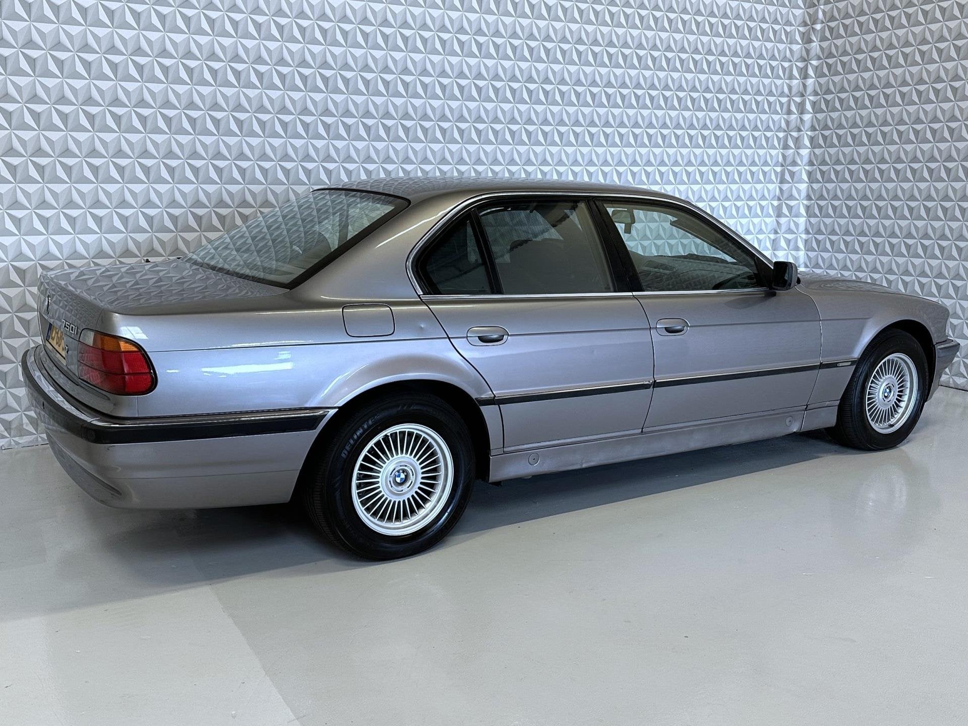 BMW 7-serie 750i V12 Youngtimer PDC Stoelverwarming Clmate+C, foto 9