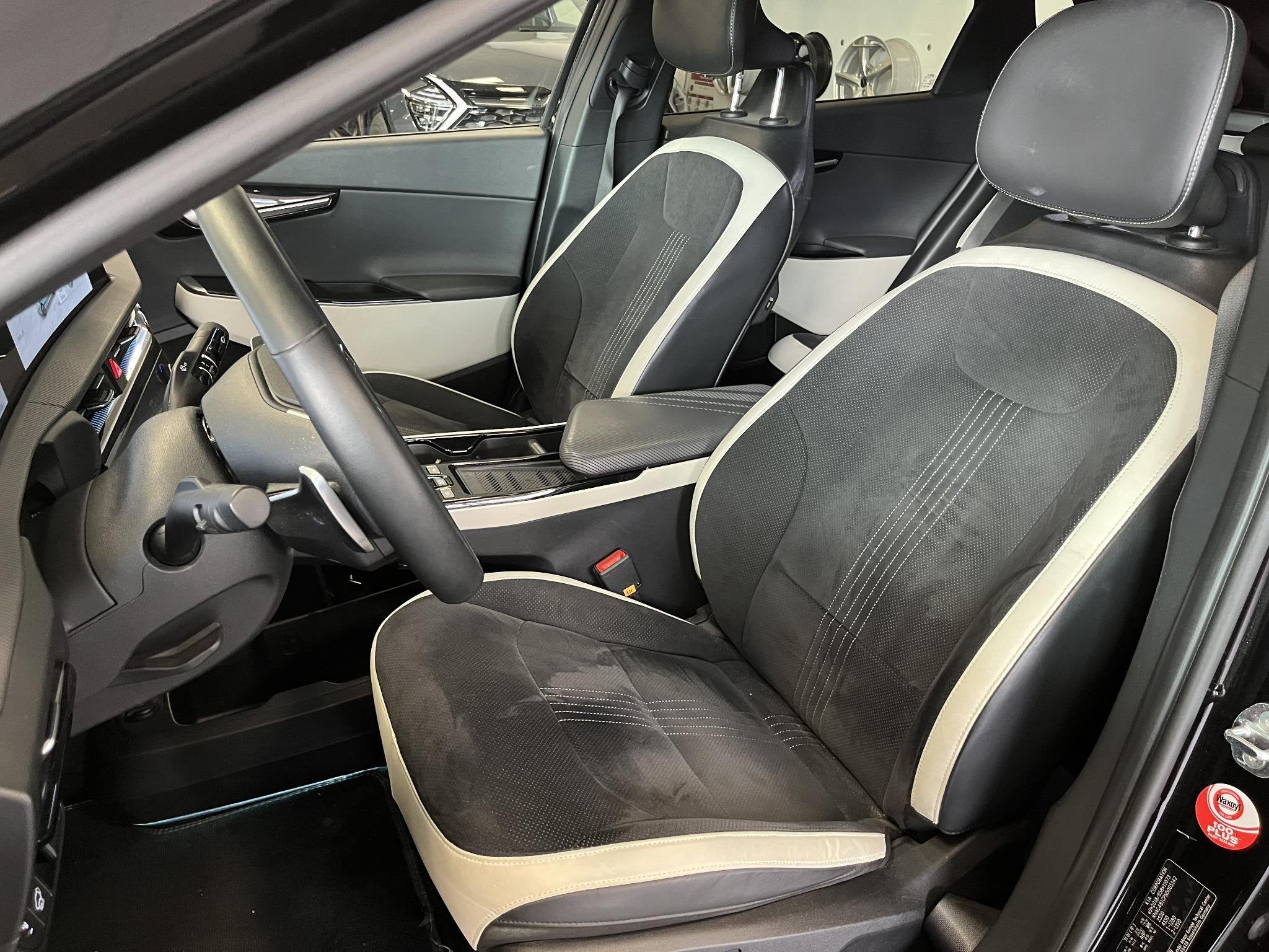 Kia EV6 GT-Line AWD 77.4 kWh + Trekhaak, BTW auto, 1e eigena, Auto's, Gebruikt, Zwart, Vierwielaandrijving, 17 min