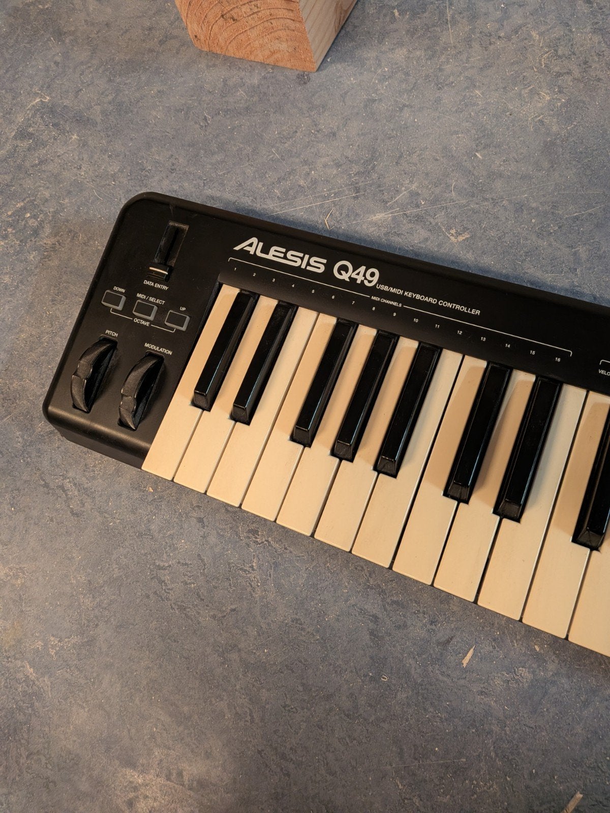 Foto 2 van Alesis Q49 USB/MIDI Keyboard Controller