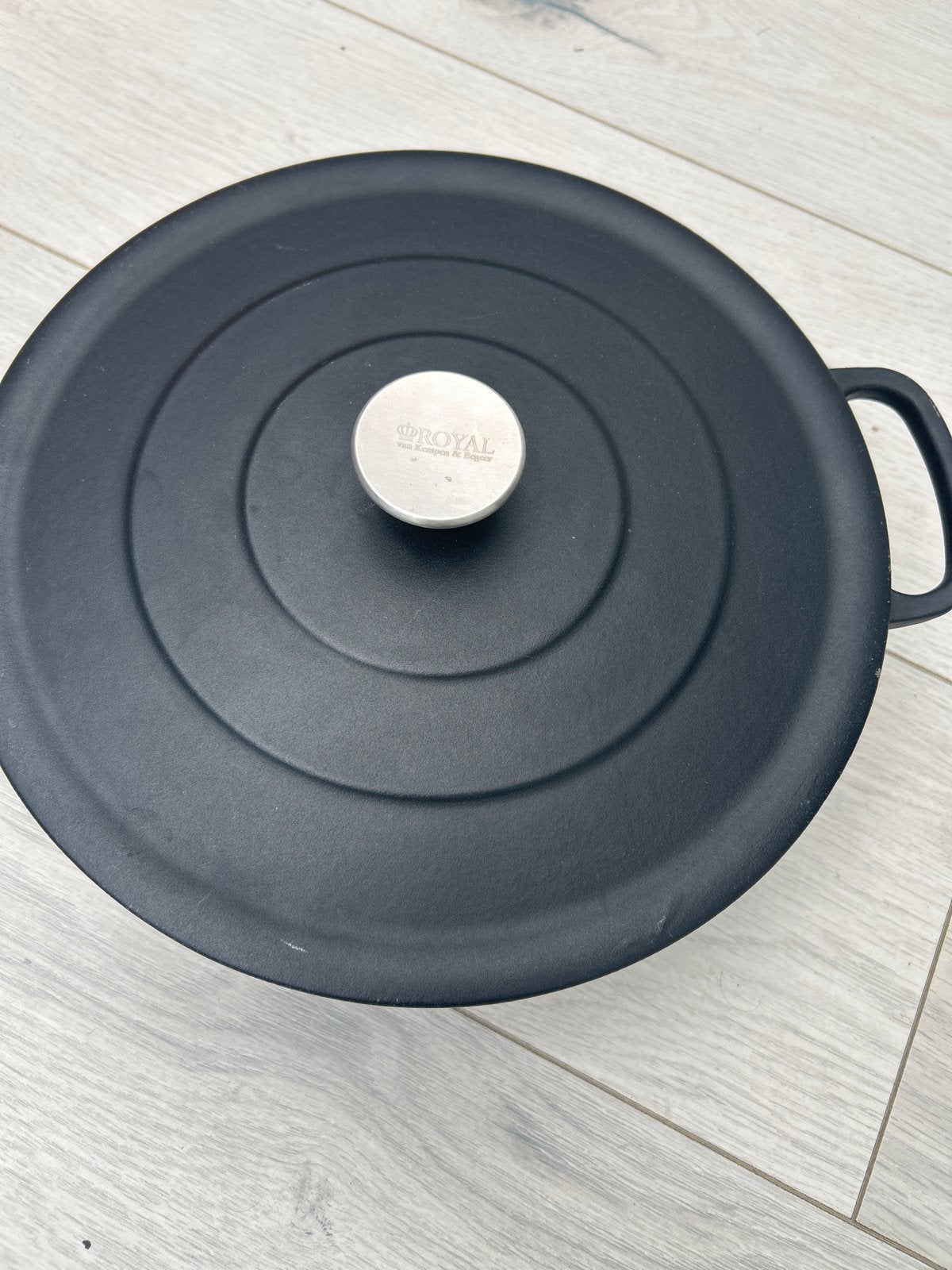 Gietijzeren Braadpan met Deksel - Royal, 28 cm, Gebruikt, Ophalen of Verzenden, Koekenpan of Braadpan, Gietijzer