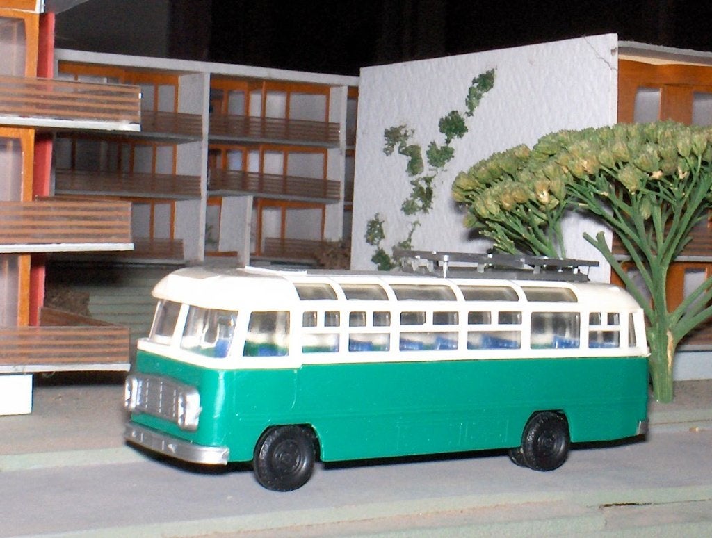 1954 -1973 Ikarus 311 DDR touringcar / stadsbus groen, Ophalen of Verzenden, Nieuw, Bus of Vrachtwagen, Overige merken