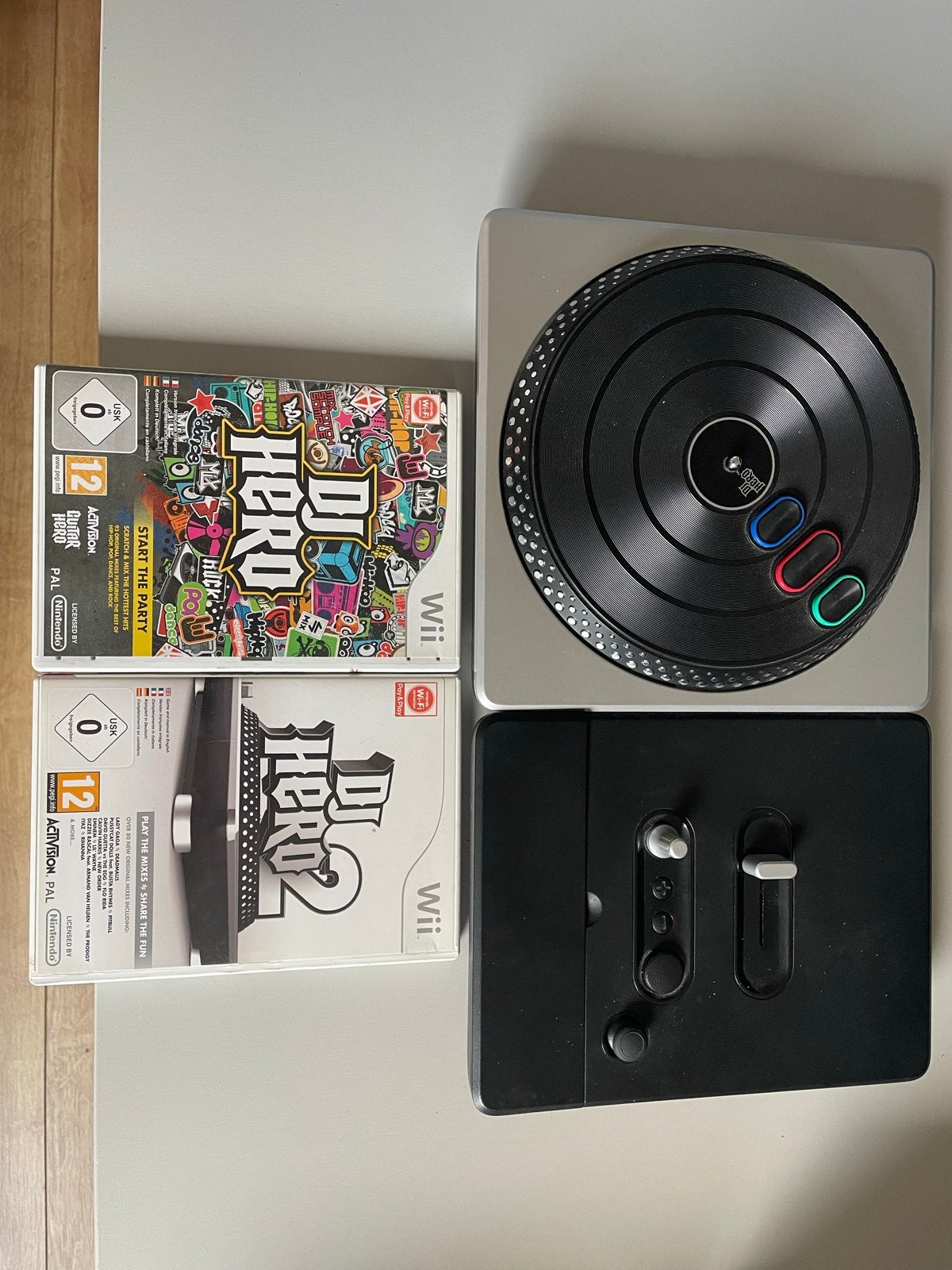 Nintendo Wii DJ Hero 1 + 2 + Draaitafel, Spelcomputers en Games, Ophalen, Muziek, Gebruikt, 2 spelers
