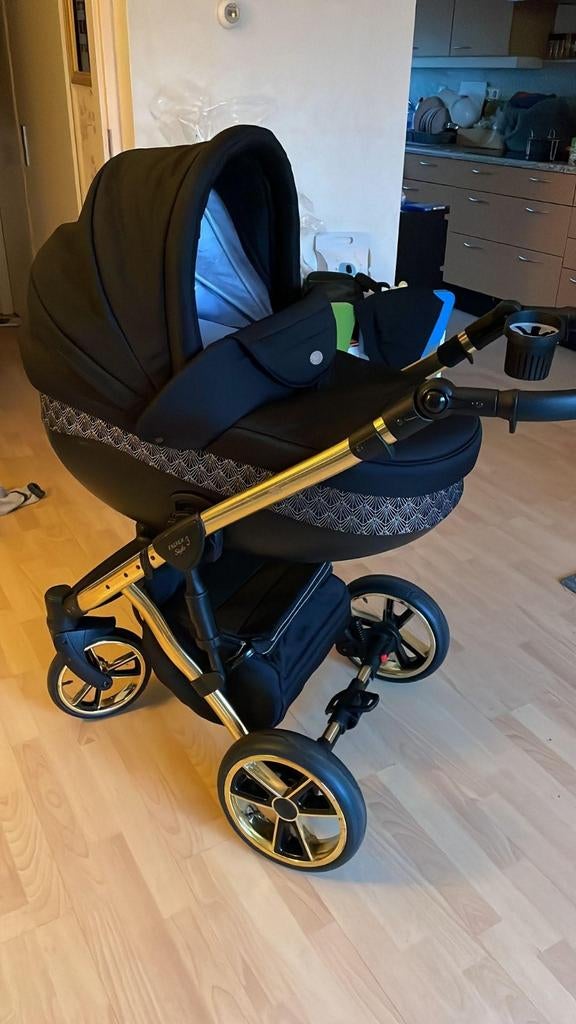 Luxe Baby Merc Kinderwagen Zwart/Goud - Zo goed als nieuw, Kinderen en Baby's, Kinderwagens en Combinaties, Zo goed als nieuw