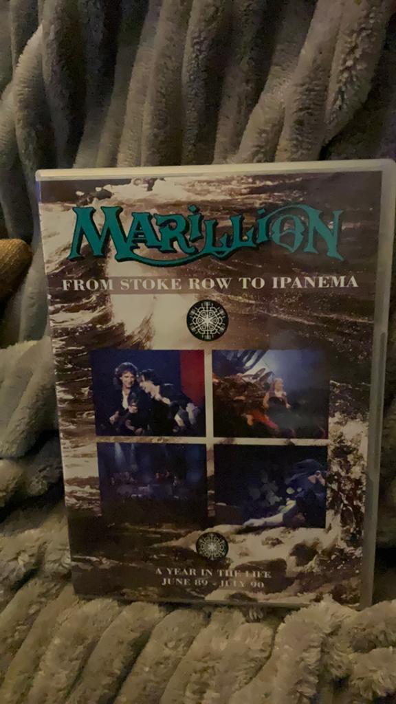 Marillion from stoke row to ipanema 2dvd ,zgan, Alle leeftijden, Ophalen of Verzenden, Zo goed als nieuw