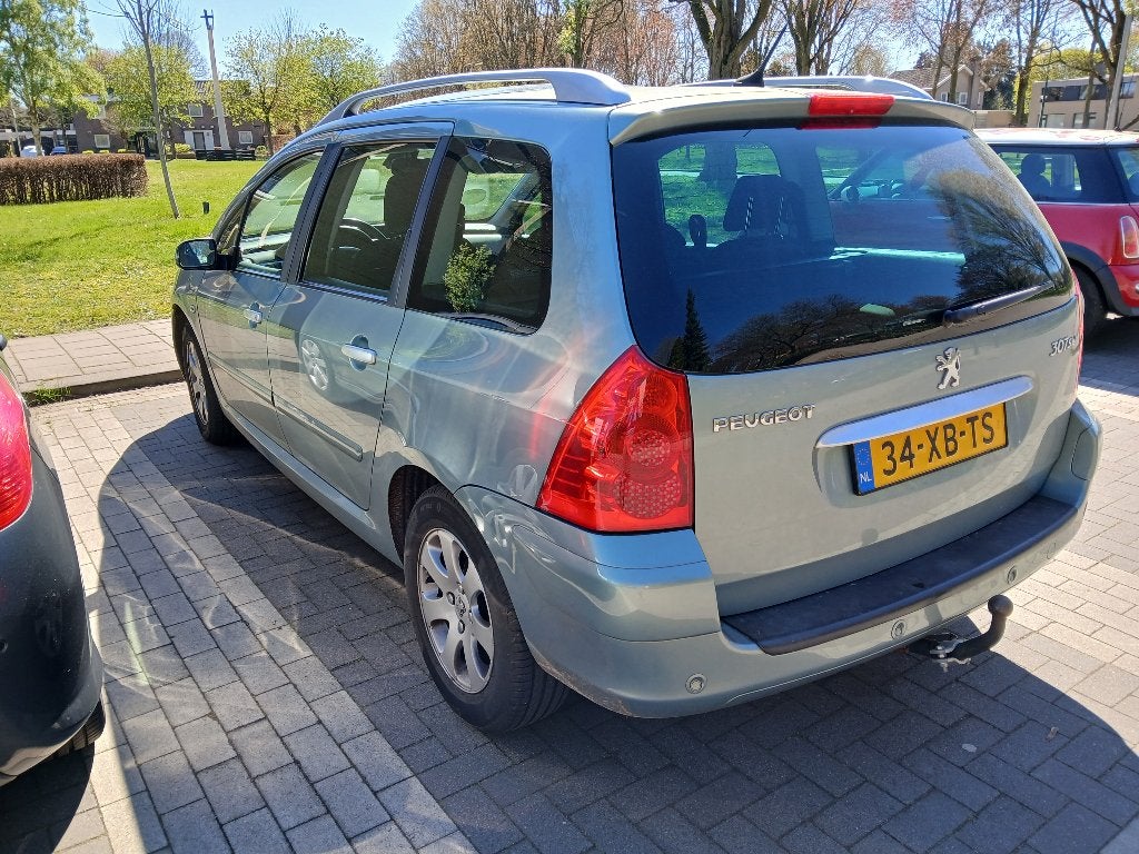 Peugeot 307 1.6 16V XR Break 2007 Panoramadak-Trekhaak, Auto's, Stof, 4 cilinders, 715 kg, 7 stoelen