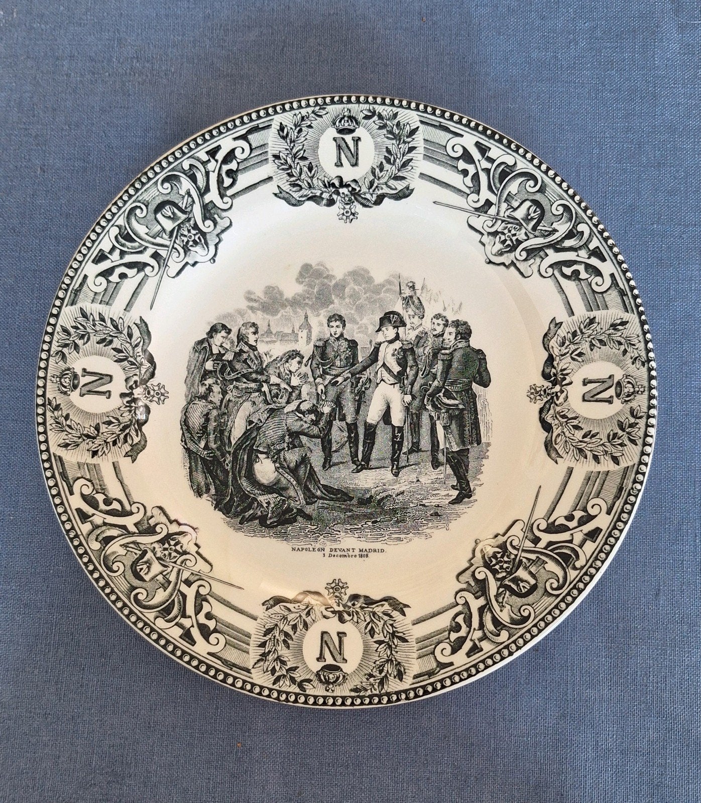 Antiek bord 'Napoleon devant Madrid' van Boch zgan, Ophalen of Verzenden