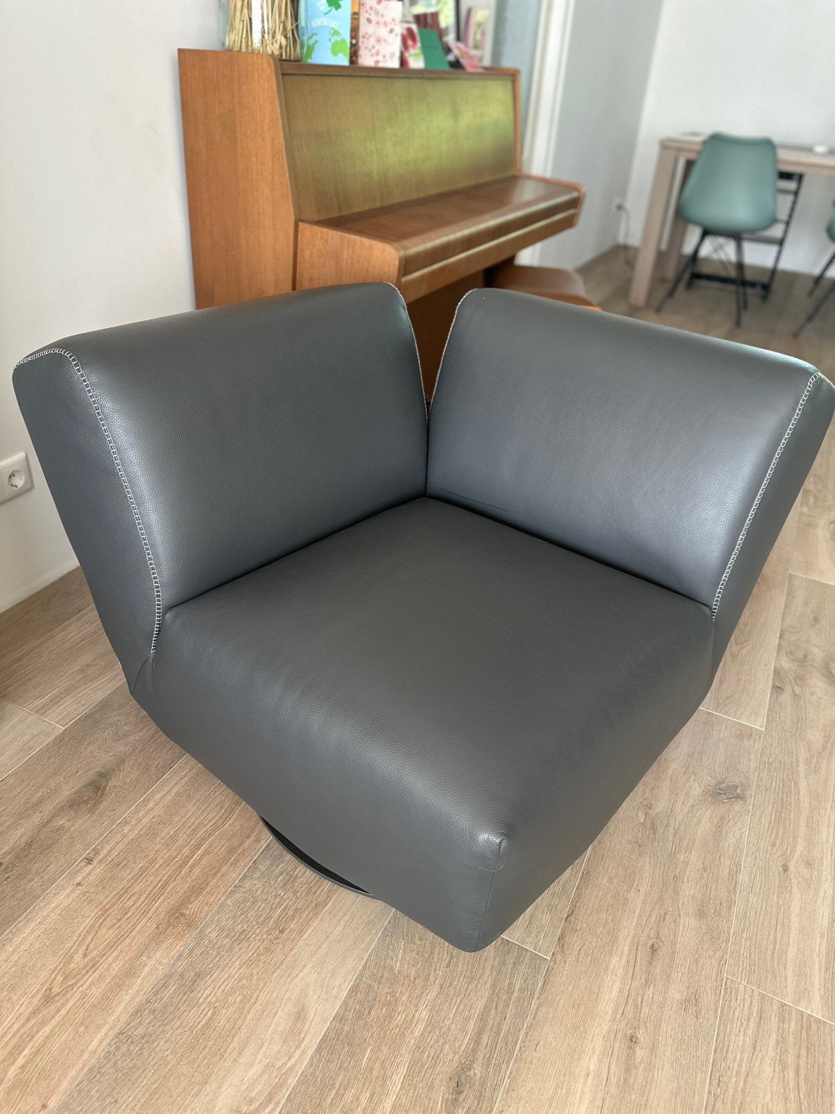 Leolux Rising Dunes - leren draaistoel, Huis en Inrichting, Fauteuils, Ophalen, Zo goed als nieuw, 75 tot 100 cm, Leer