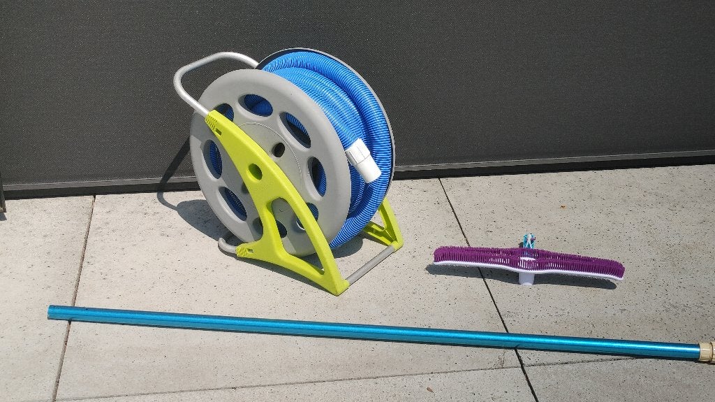 Stofzuigerslang zwembad 9 meter met haspel borstel en steel, Tuin en Terras, Ophalen of Verzenden, Nieuw, Reinigingsmiddel