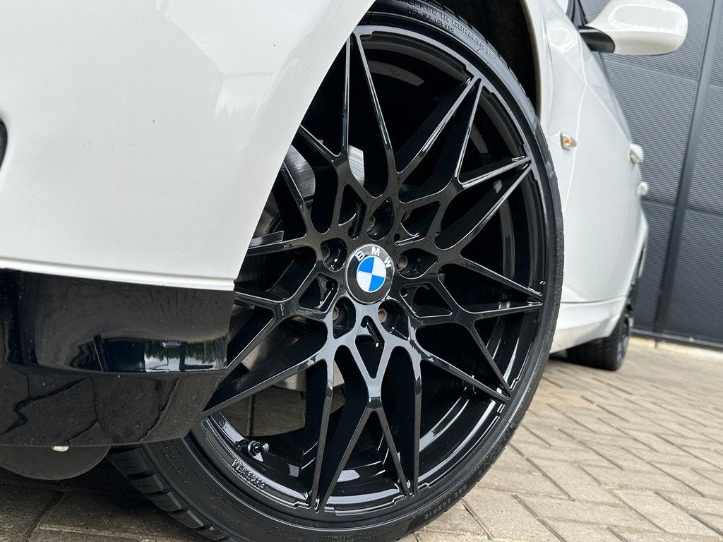 BMW 3 Serie 320i LCI | PANODAK | Xenon | H Leer | Elect Stoe, Auto's, 1490 kg, 4 cilinders, Wit, Origineel Nederlands