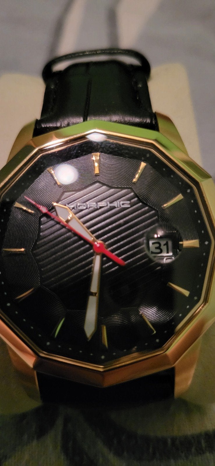 Morphic Herenhorloge - Goudkleurig met Zwart Leren Band, Ophalen of Verzenden