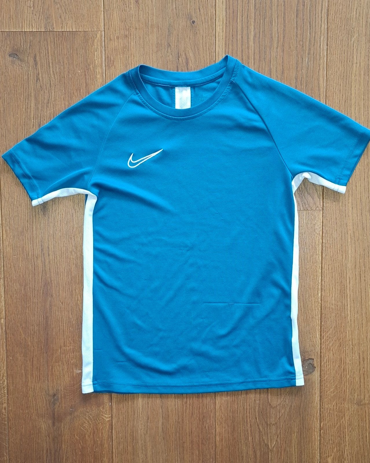Nike shirt Dri-fit, Kinderen en Baby's, Kinderkleding | Maat 140, Gebruikt, Jongen of Meisje, Ophalen of Verzenden, Shirt of Longsleeve