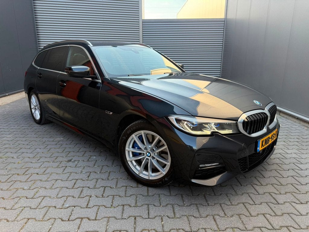 BMW 3-serie Touring 330e xDrive High Executive LASER PANO 36, Auto's, 1998 cc, Gebruikt, 4 cilinders, 1865 kg
