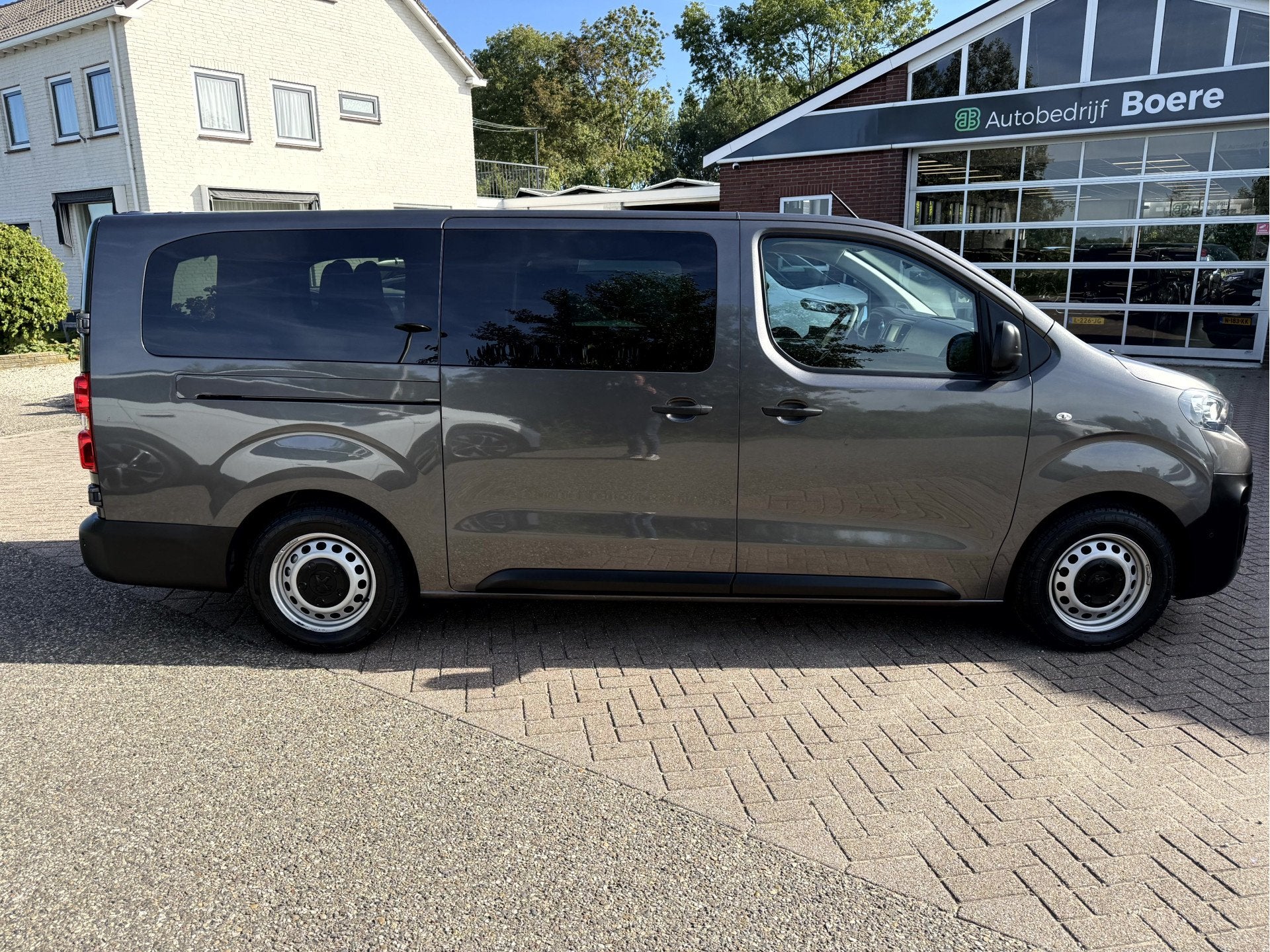 Peugeot e-Expert 75 kWh Standard incl.BTW, SOH 93.6%, 9-Pers, 136 pk, Gebruikt, Overige carrosserieën, Leder en Stof